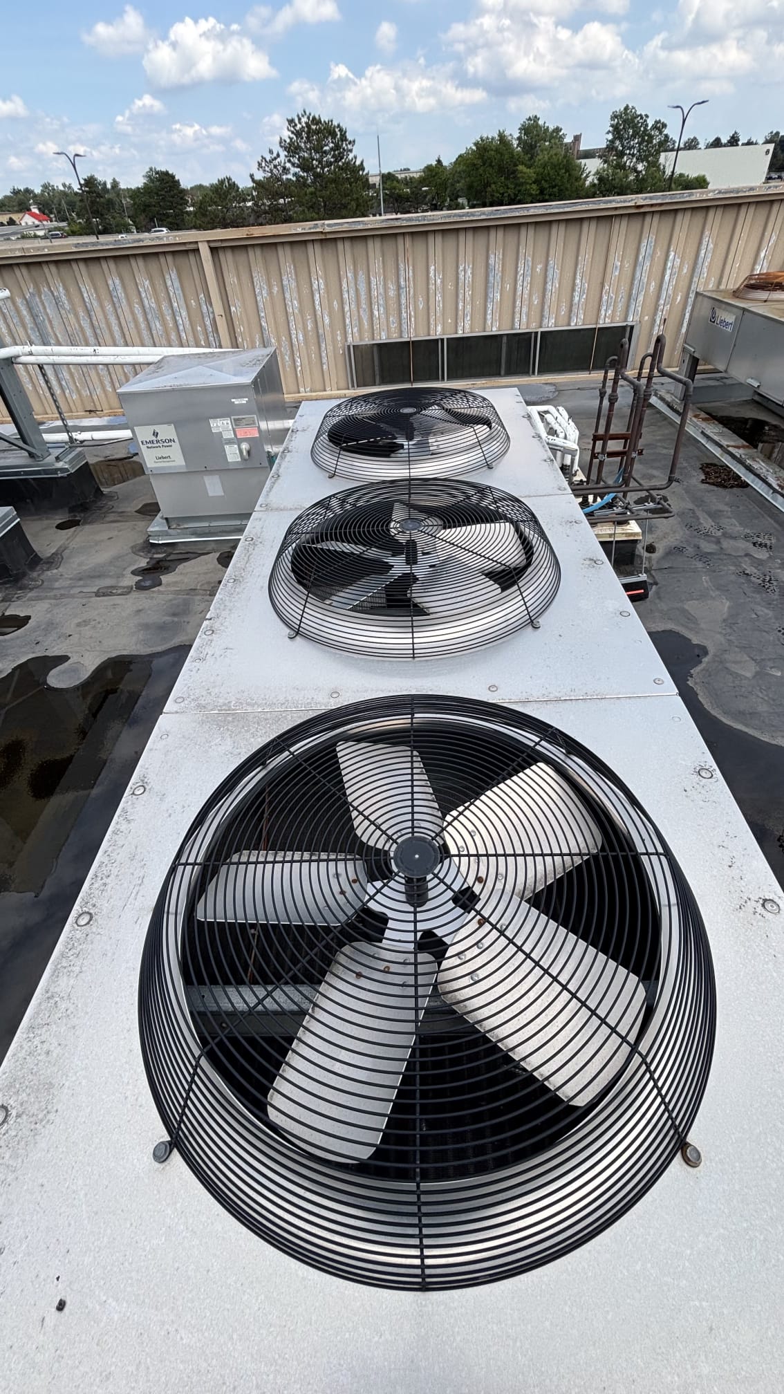 Liebert TCDV308-A Outdoor Air Cooled Condenser 3-Fan 460V 3PH Data Center 2014
