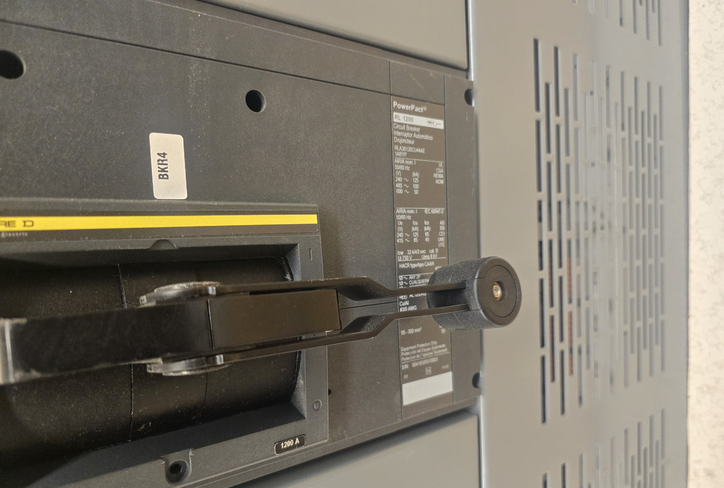 4000A Square D QED Power Style 9-Section Switchgear 480V 60hz 3PH LATE REMOVAL