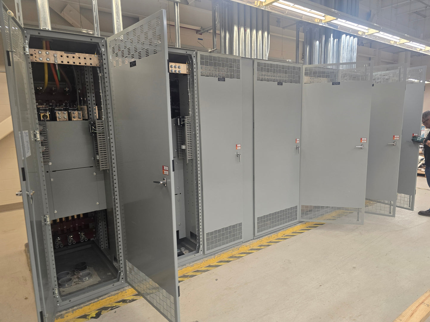 Russelectric 7 Section Switchgear 5000A 3PH 277/480 RE-200 11 Breakers