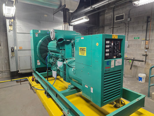 450KW Onan Cummins KTA-19 Diesel Generator 677hrs