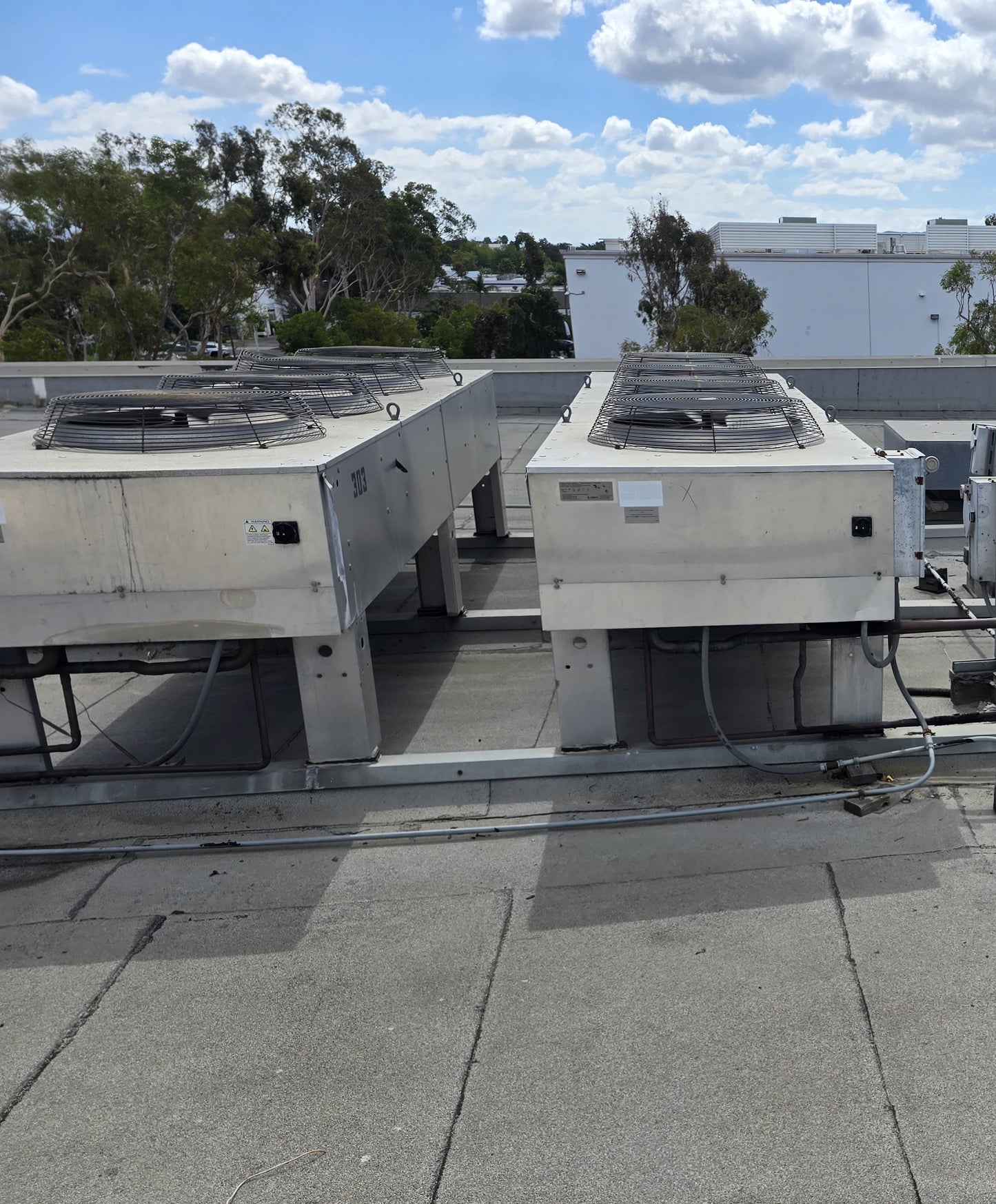 Liebert 4 Fan Condenser DCDF510-A 460v 3 Ph