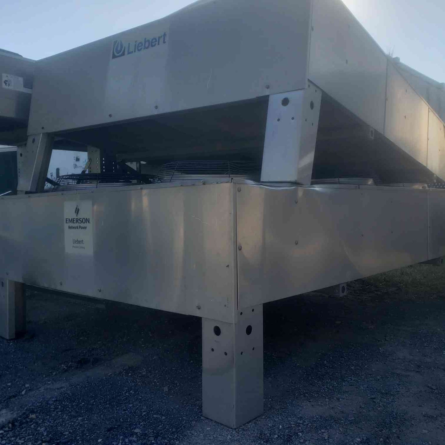 AS-IS Liebert 6 Fan 460V 6 Fan 3PH Condenser CDF616-A (SKU: 110929)