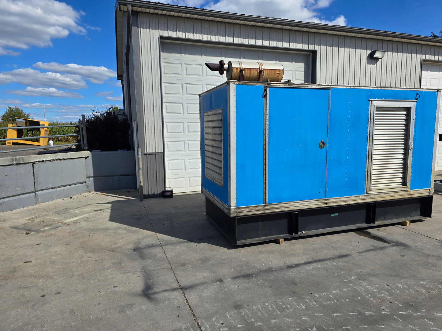 300KW Onan 855 Cummins Diesel Enclosed Tank ' 92 1175hrs TESTED