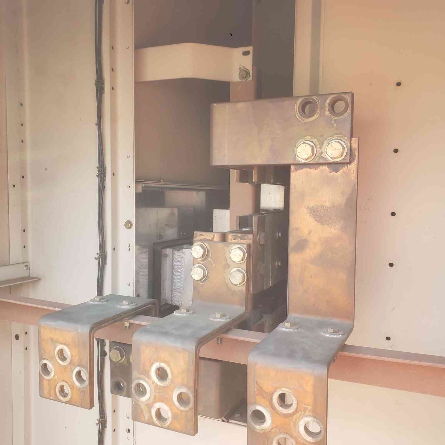 Outdoor Electrical Enclosure with Breaker Main & Safety Disconnect (SKU: 111834)