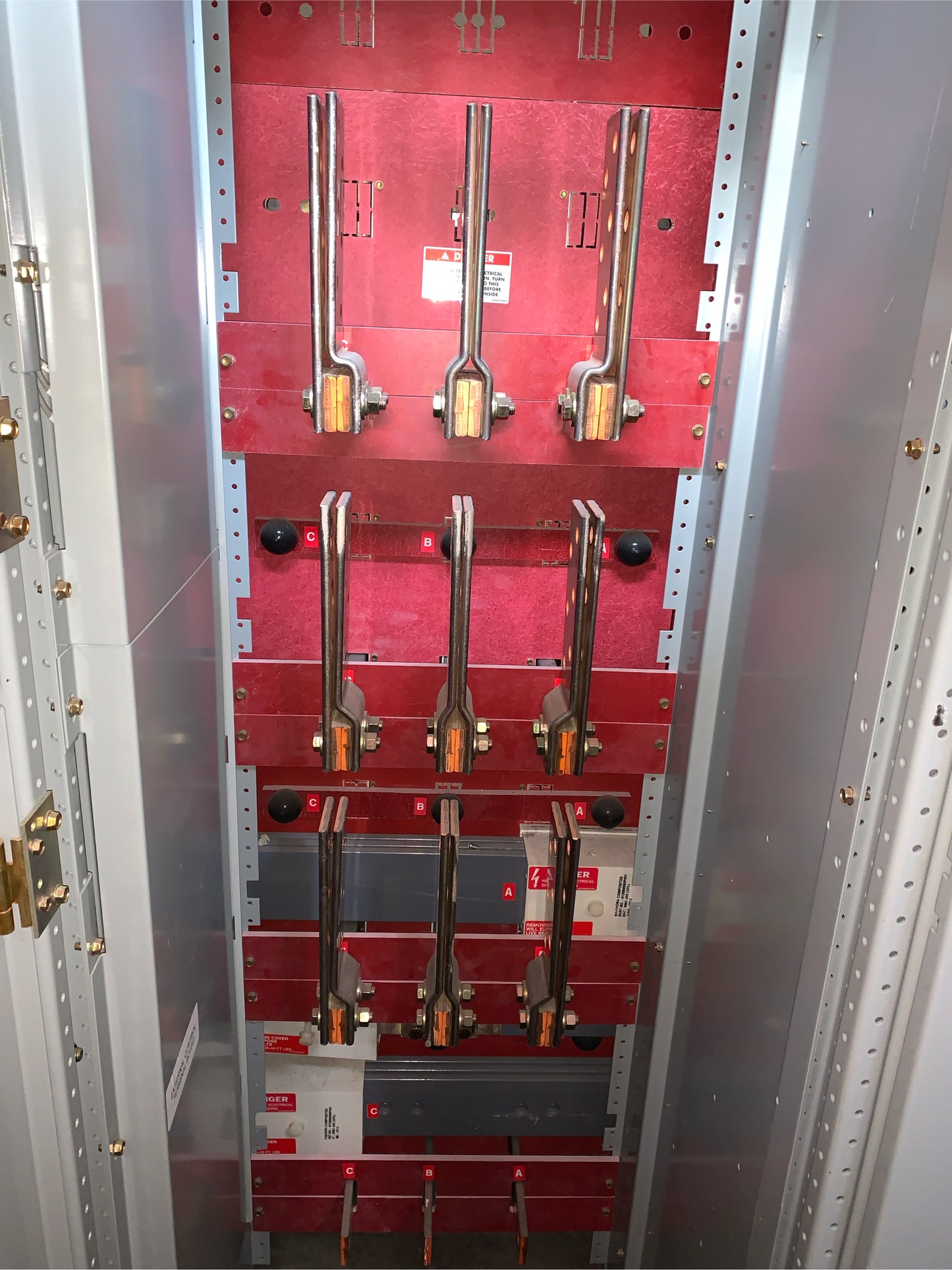 GE Power Break II Switchboard 4000A 480V 3PH Populated 9x Circuit Breaker Lineup