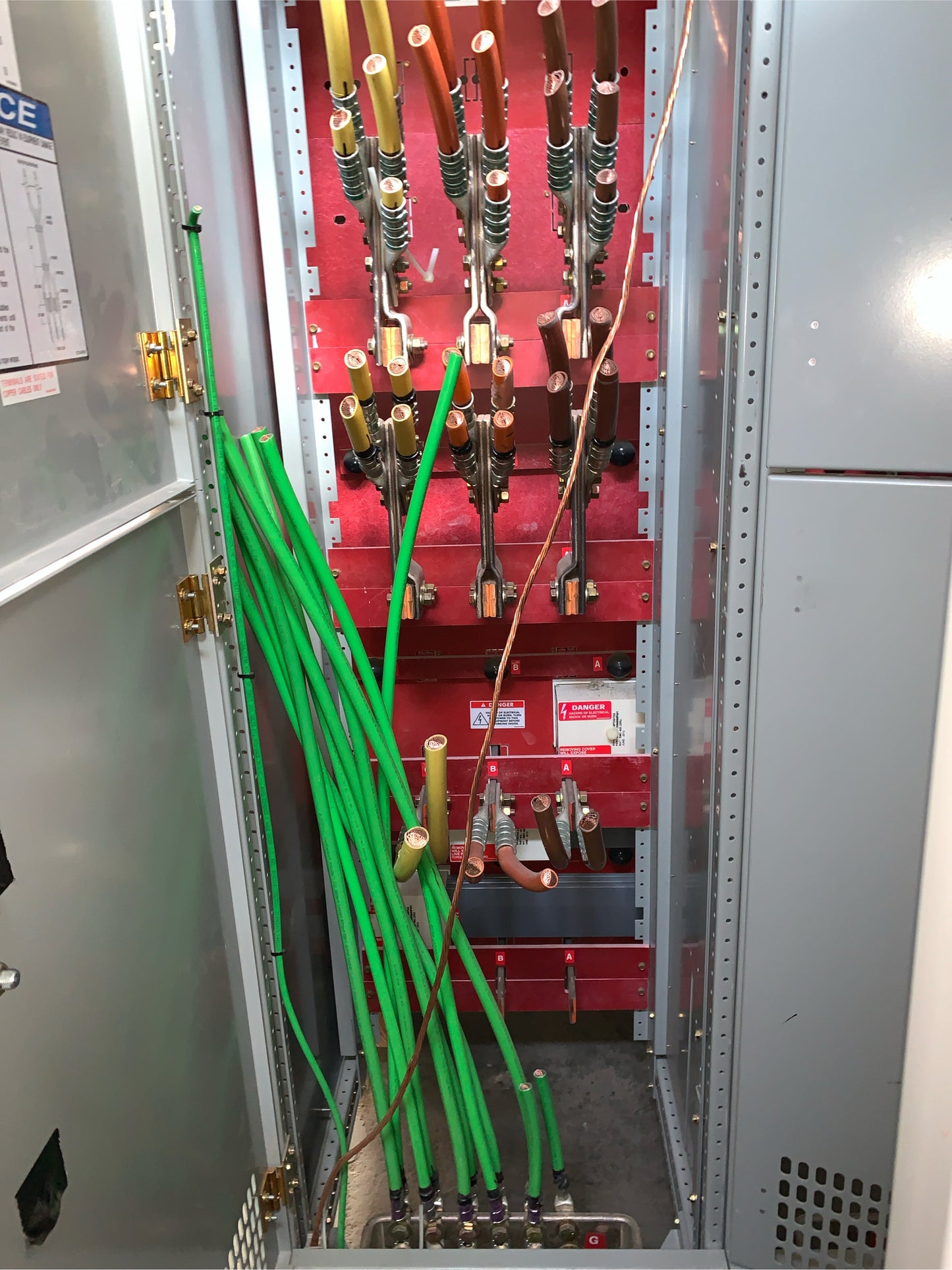 GE Power Break II Switchboard 4000A 480V 3PH Populated 9x Circuit Breaker Lineup