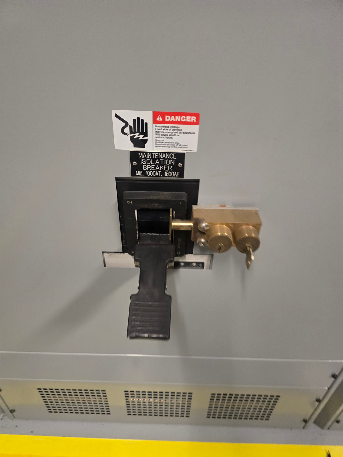Siemens SB3 1600A 480V 3PH 4W UPS Paralleling Maintenance Bypass Switchboard (Sku:114420)