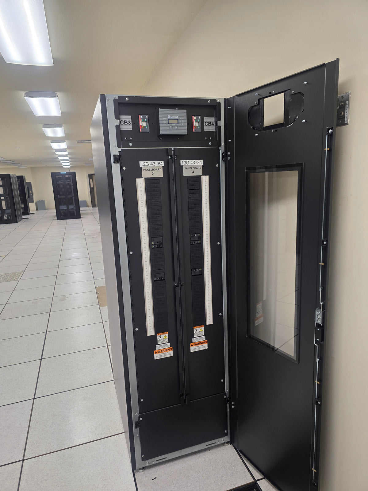 Liebert FDC FDC4444SB11 720A Data Center Power Distribution Cabinet 208V