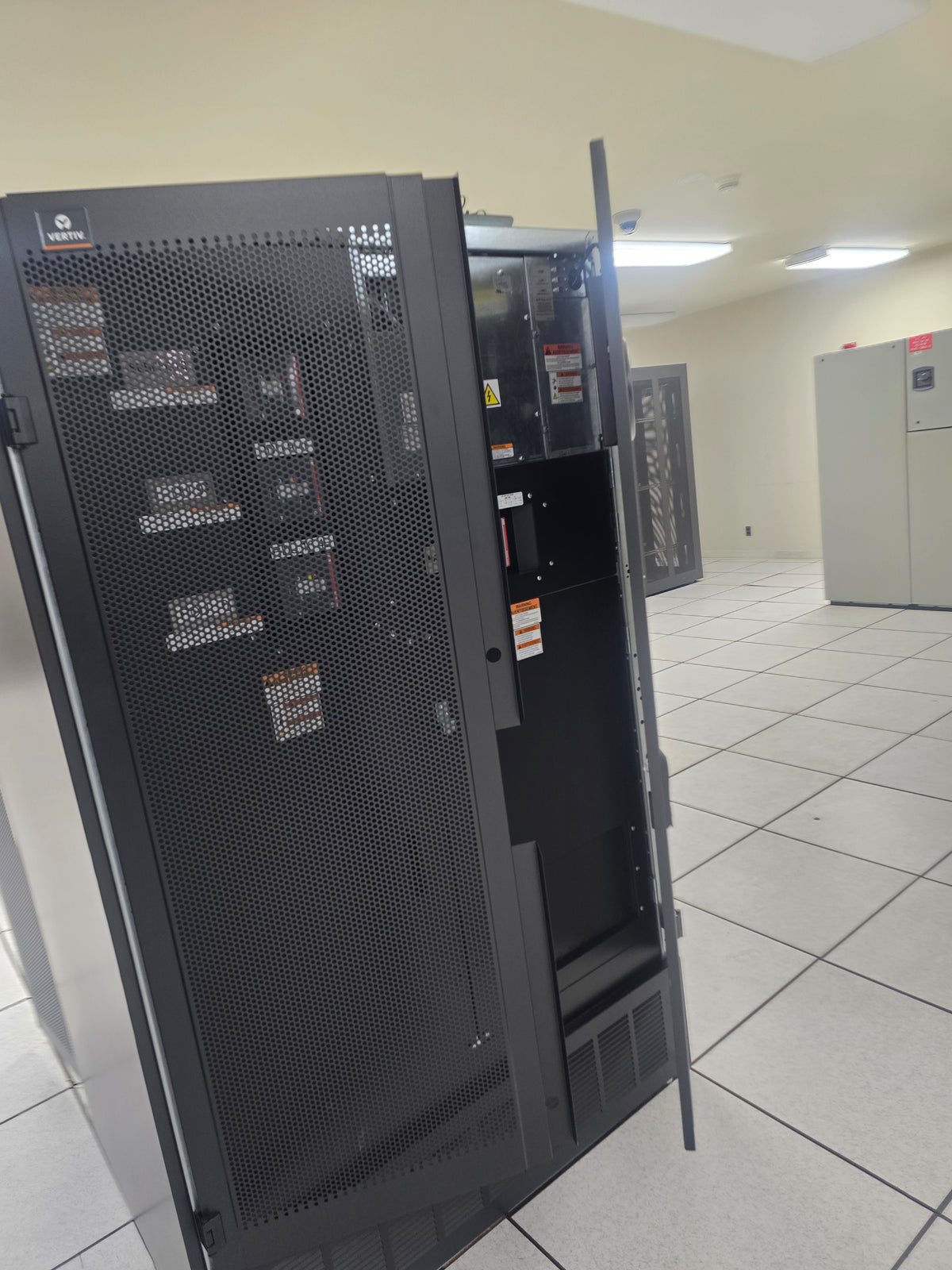 Liebert FPA15C150P FPC 150kVA Power Distribution Cabinet PDU 480V to 208/120V