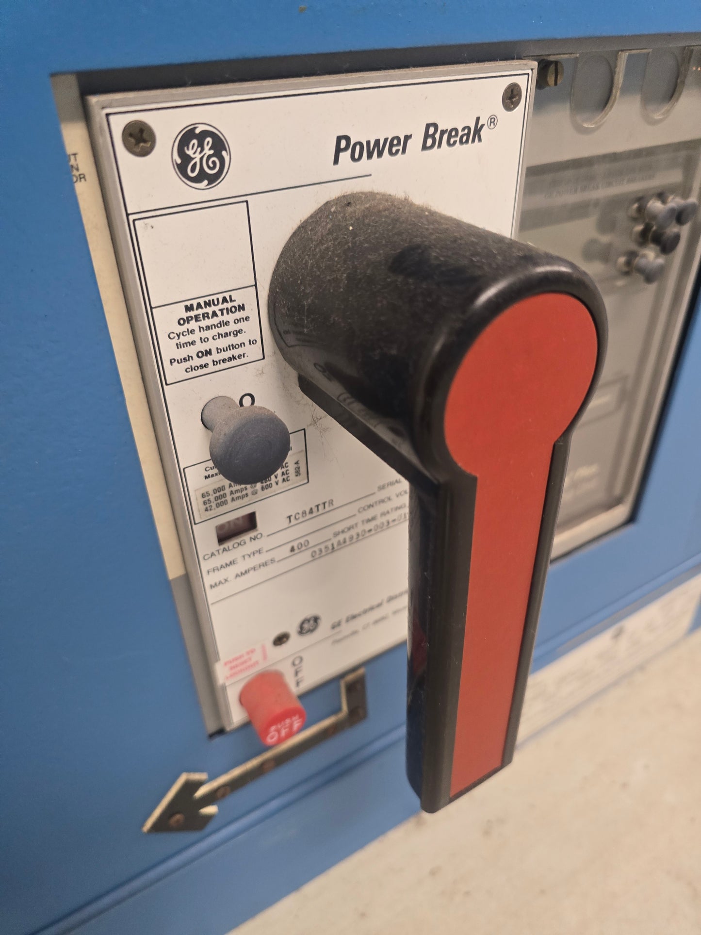 GE PowerBreak 2000A / 800A 480V 3PH Low Voltage Switchboard Lineup Switchgear