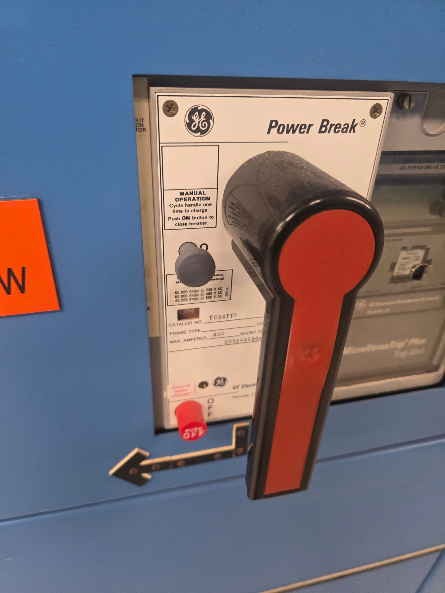 GE PowerBreak 2000A / 800A 480V 3PH Low Voltage Switchboard Lineup Switchgear