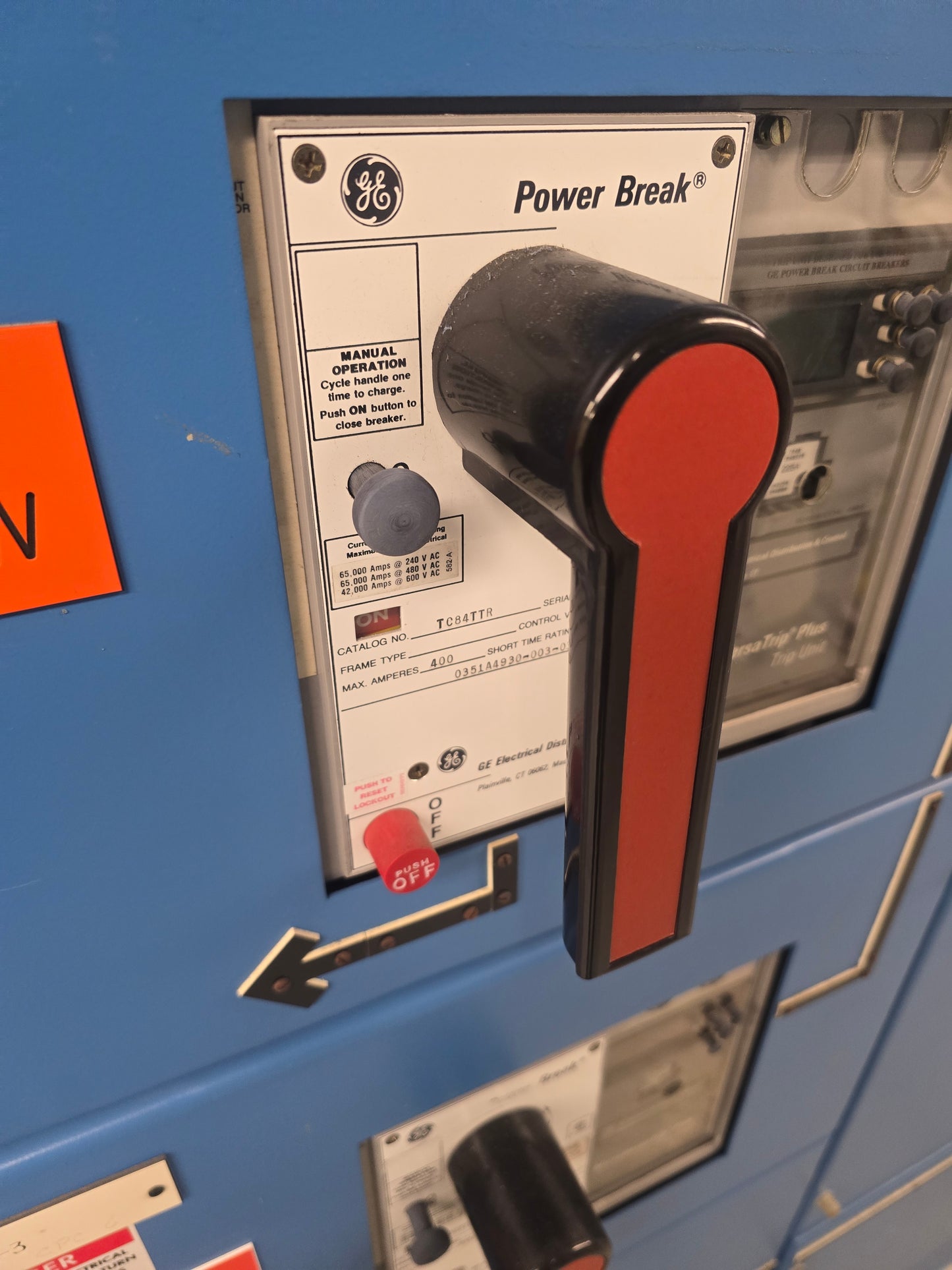 GE PowerBreak 2000A / 800A 480V 3PH Low Voltage Switchboard Lineup Switchgear