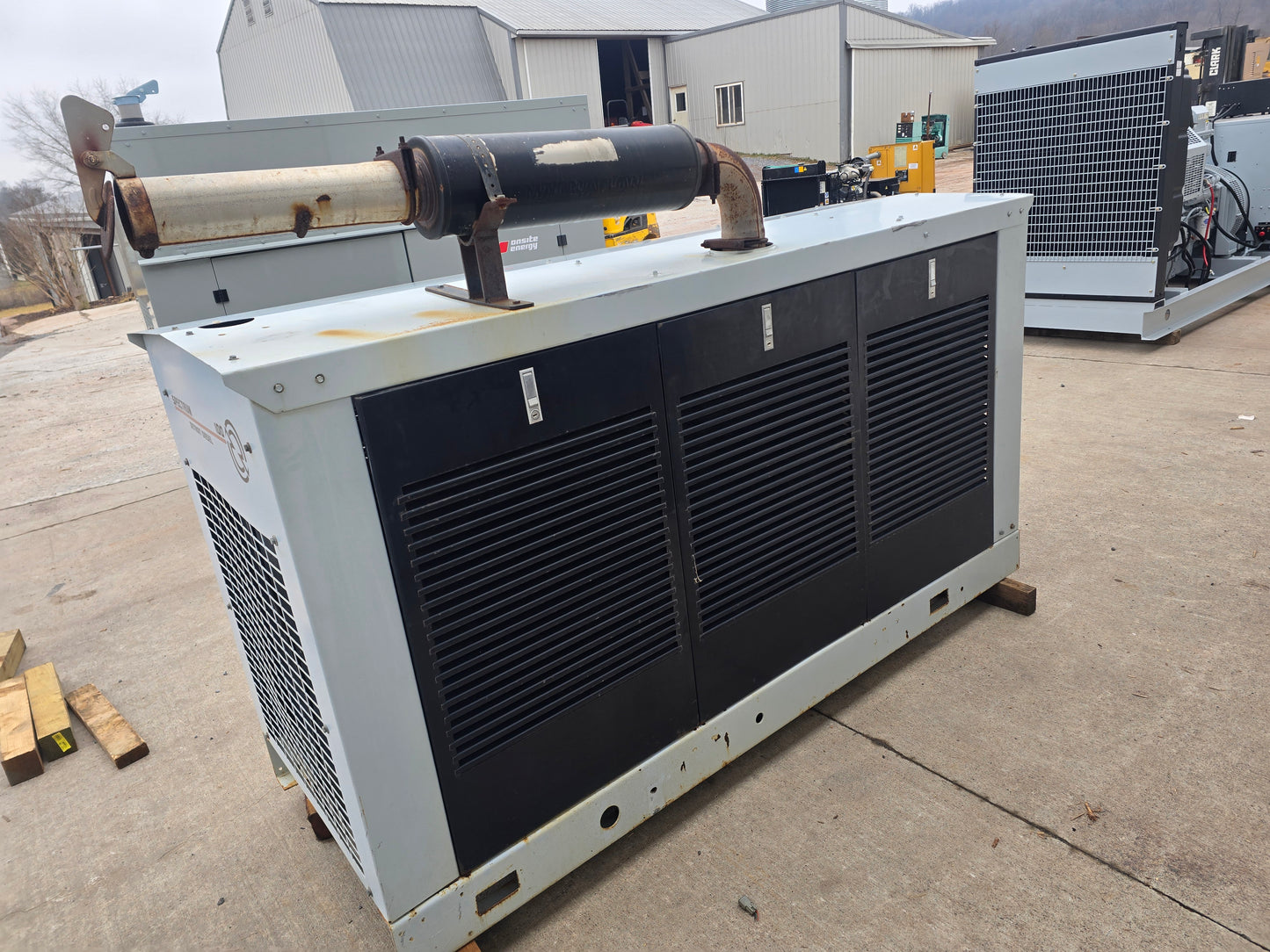 85KW Spectrum 460T Ford LP/NG Generator Enclosed '98 466hrs 1ph 120/240
