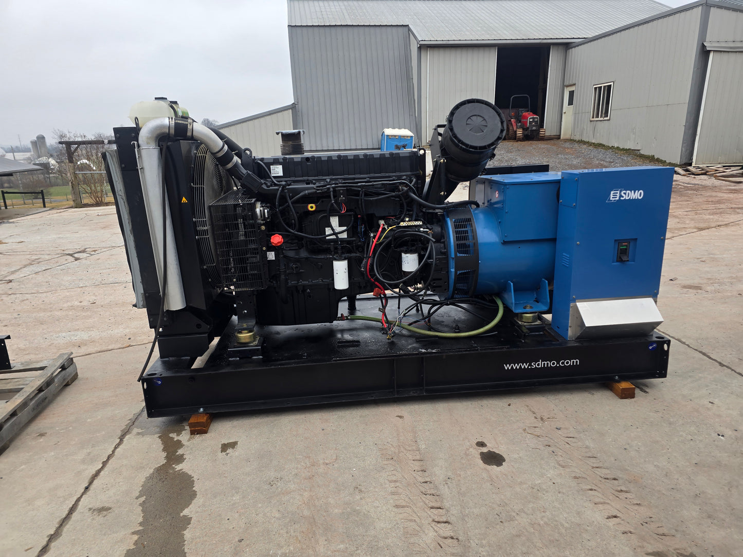 400KW SDMO 12.1L Volvo Diesel Generator w/ Tank '07 183hrs TESTED