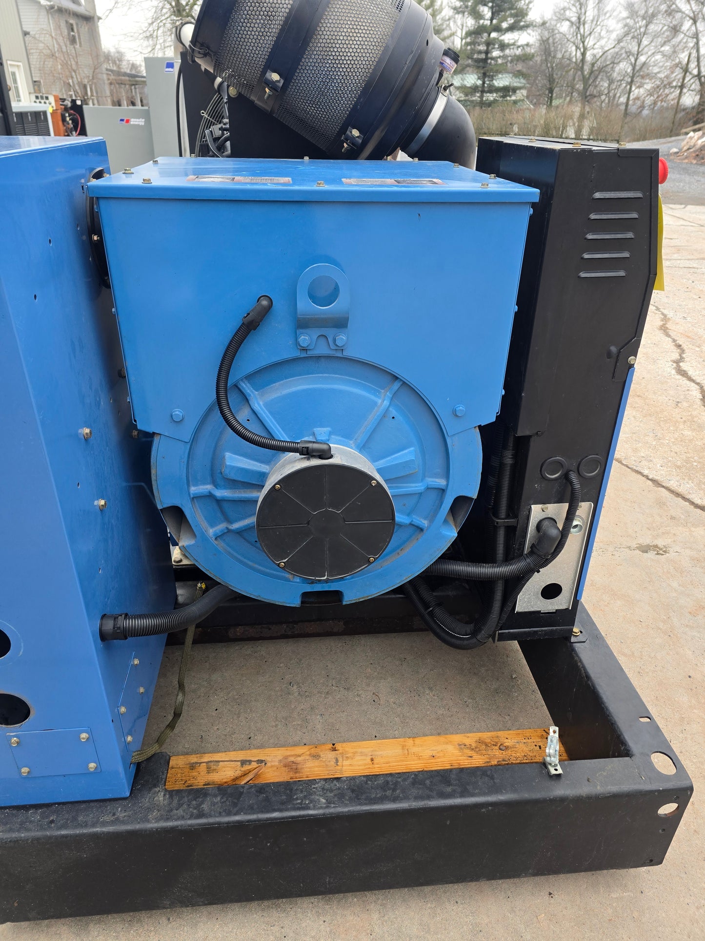 400KW SDMO 12.1L Volvo Diesel Generator w/ Tank '07 183hrs TESTED