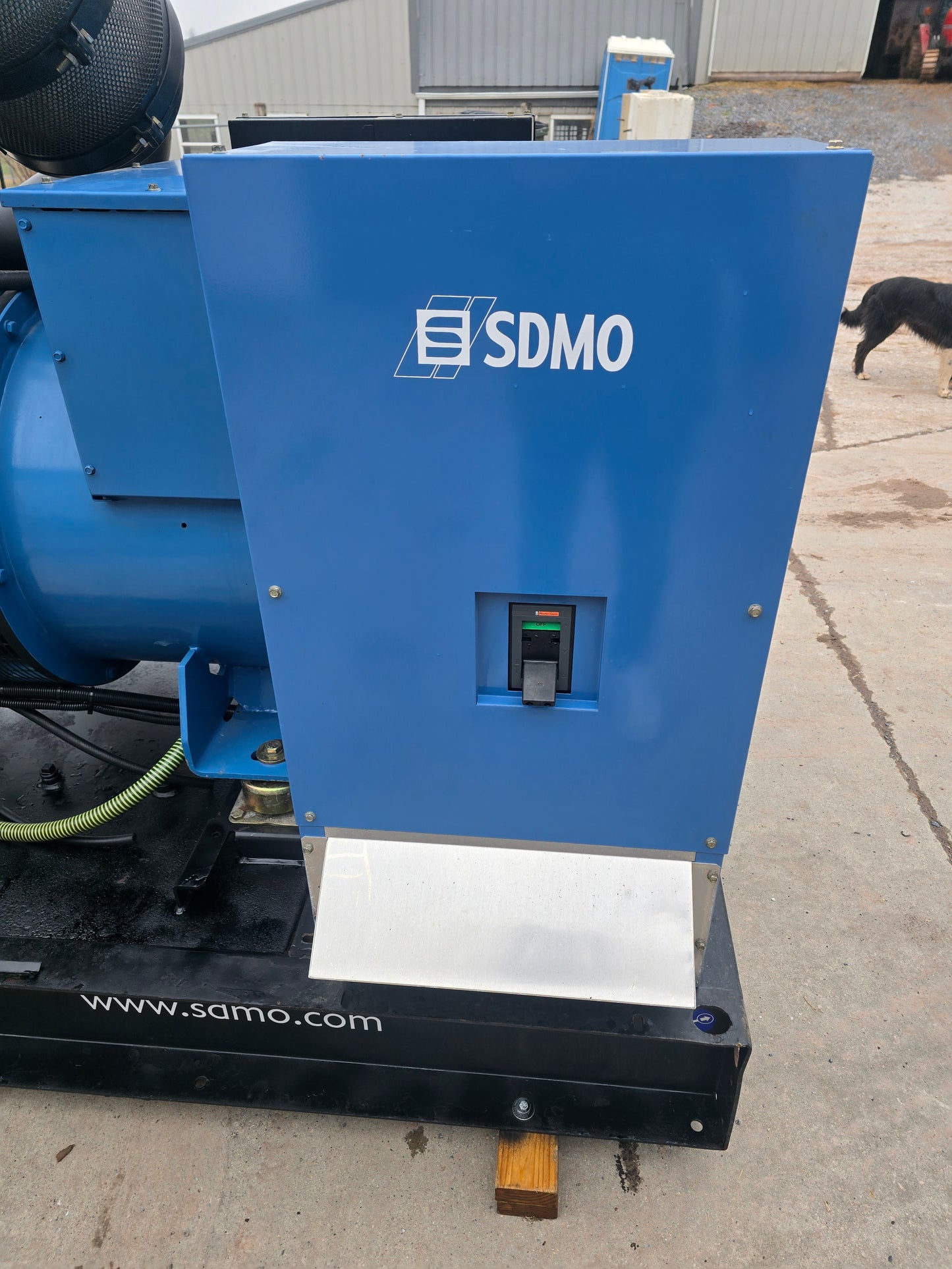 400KW SDMO 12.1L Volvo Diesel Generator w/ Tank '07 183hrs TESTED