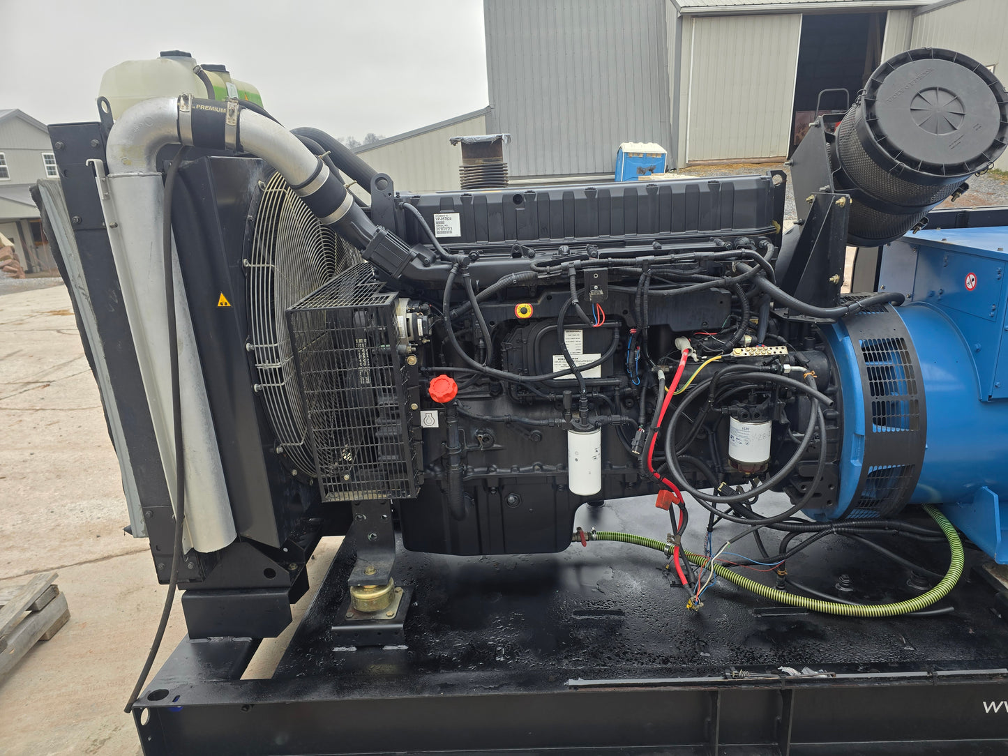 400KW SDMO 12.1L Volvo Diesel Generator w/ Tank '07 183hrs TESTED