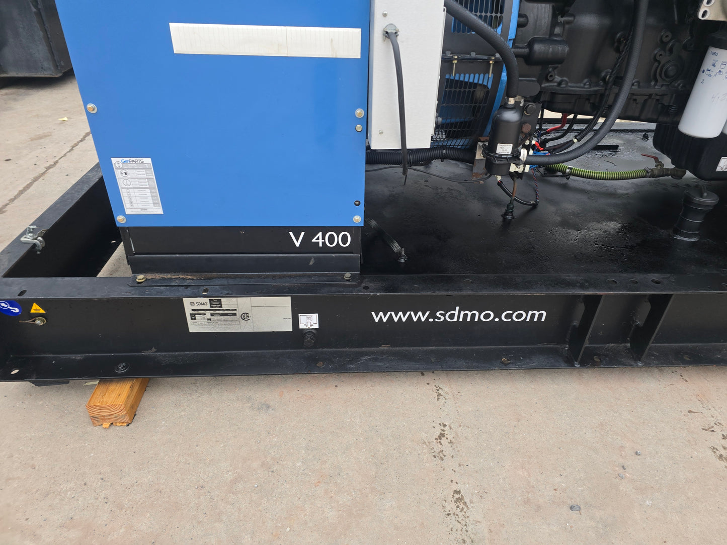 400KW SDMO 12.1L Volvo Diesel Generator w/ Tank '07 183hrs TESTED