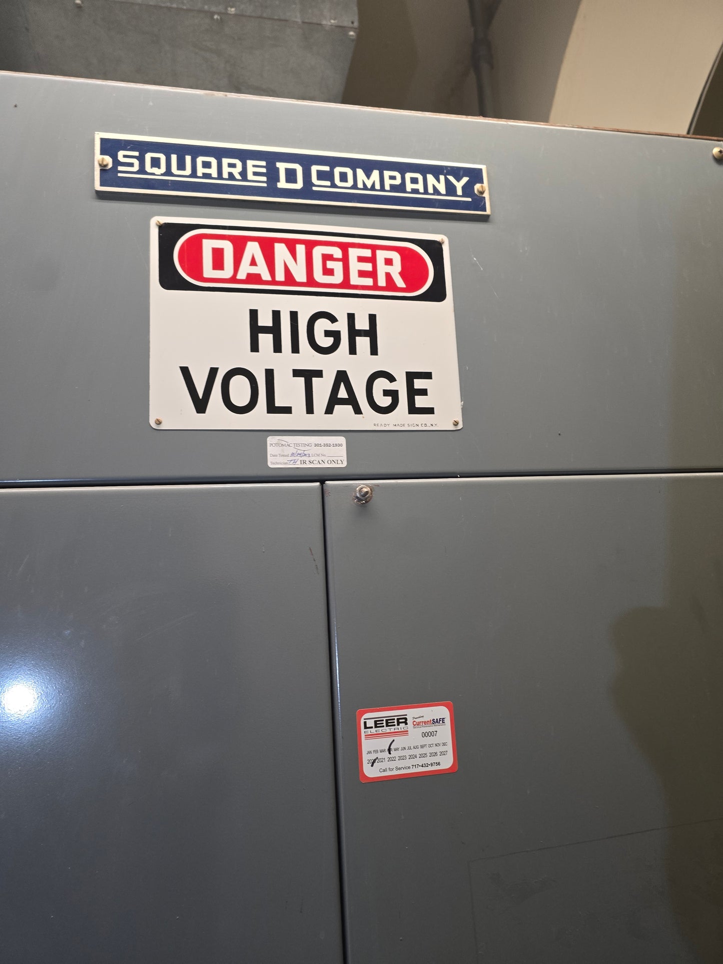 800A 300KVA Square D Power-Zone Substation Switchgear & Transformer 480x208Y/120V 18 Dist & Main