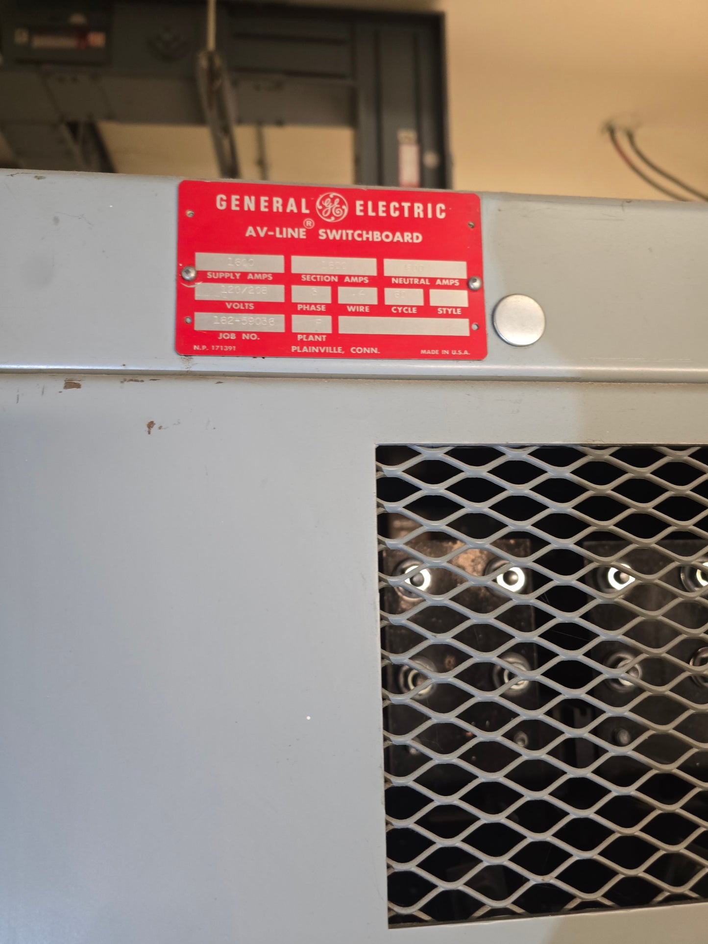 3000A Switchgear Lineup with Integrated Transformer 7 Section 480v x 208/120 PowerBreak GE