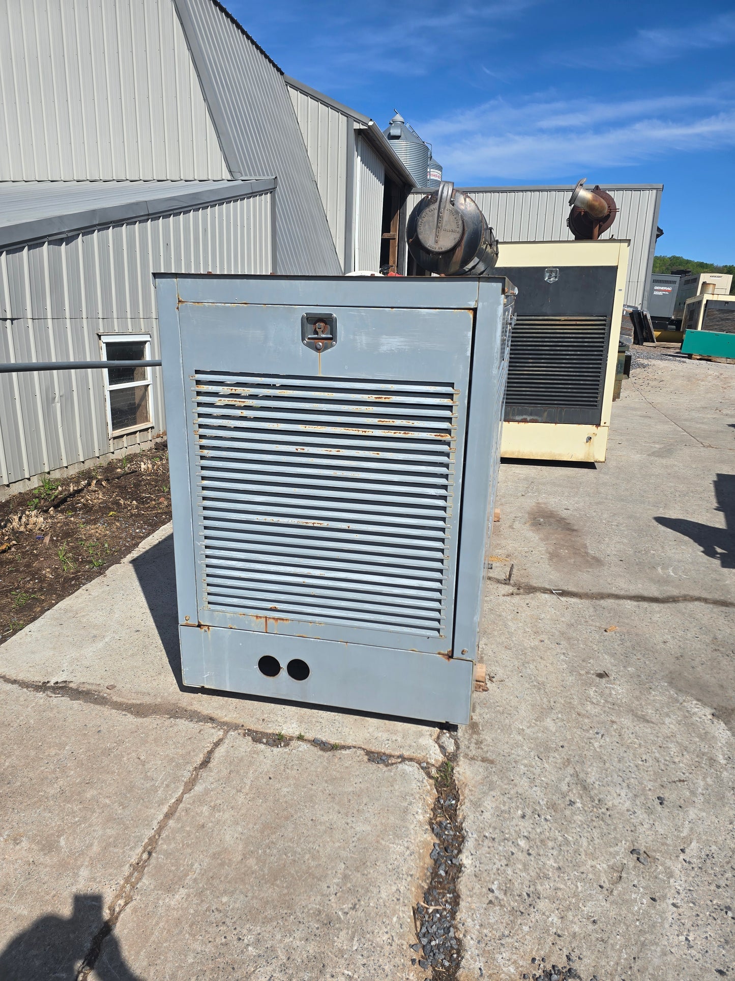 Spectrum 150KW Diesel Generator International DT460 Enclosed 1998 1122 Hrs TESTED