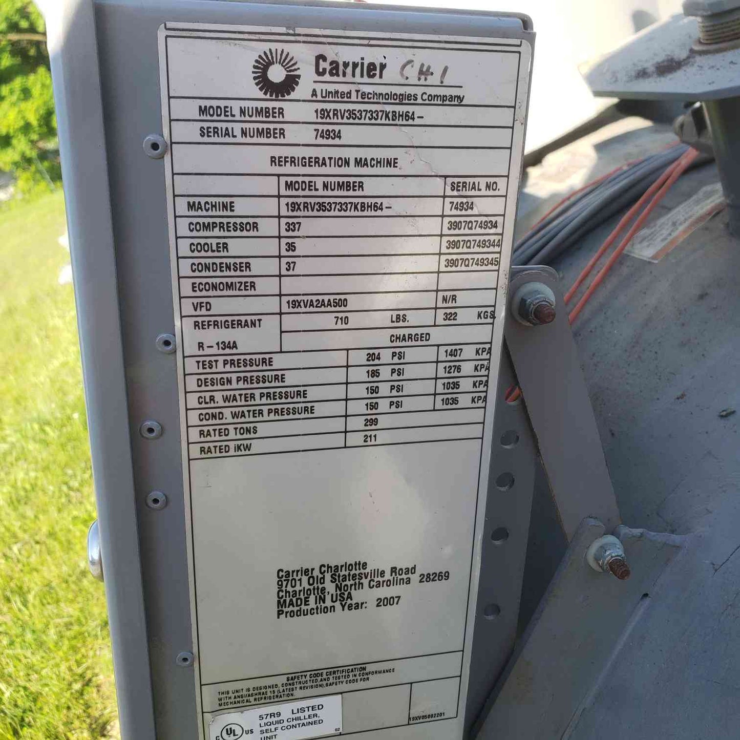 Carrier 19XRV Evergreen 300 Ton Centrifugal Chiller VFD Model 19XRV3537337KBH64 (SKU: 113183)