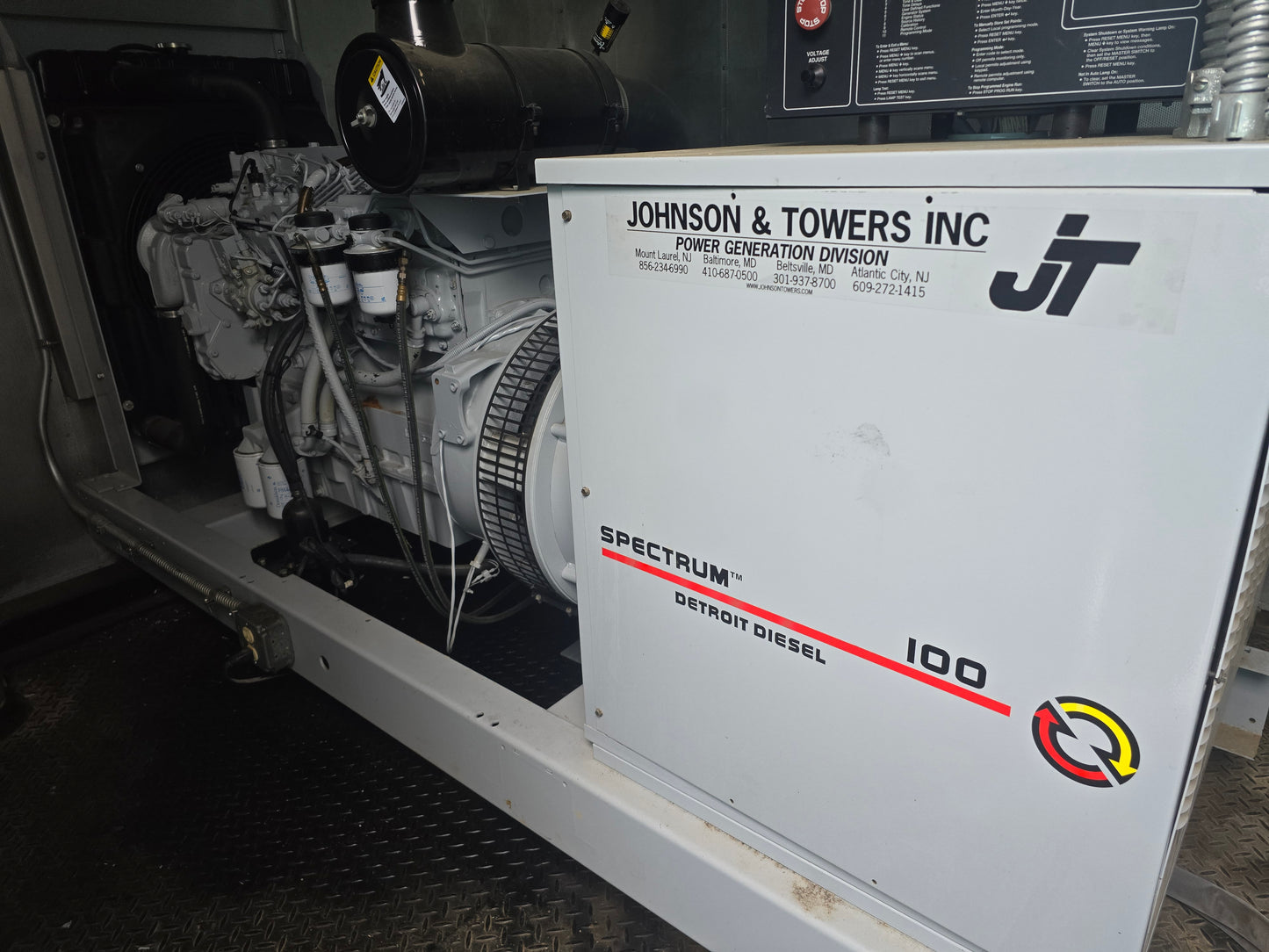 Detroit Diesel Spectrum 100kW Standby Diesel Generator 3ph Enclosed 300HR TESTED
