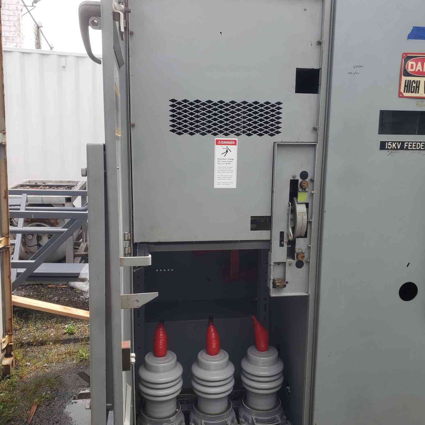 Westinghouse 1000 kVA Substation Transformer 13.8kV to 480V 2000A Switchboard Panel