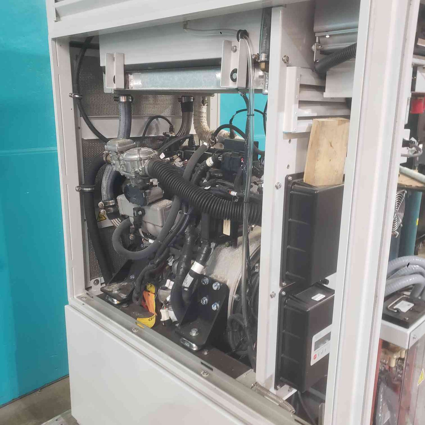 Polar Power 27kW 48V DC Generator 500A Natural Gas Telecom V027NFB500TEV