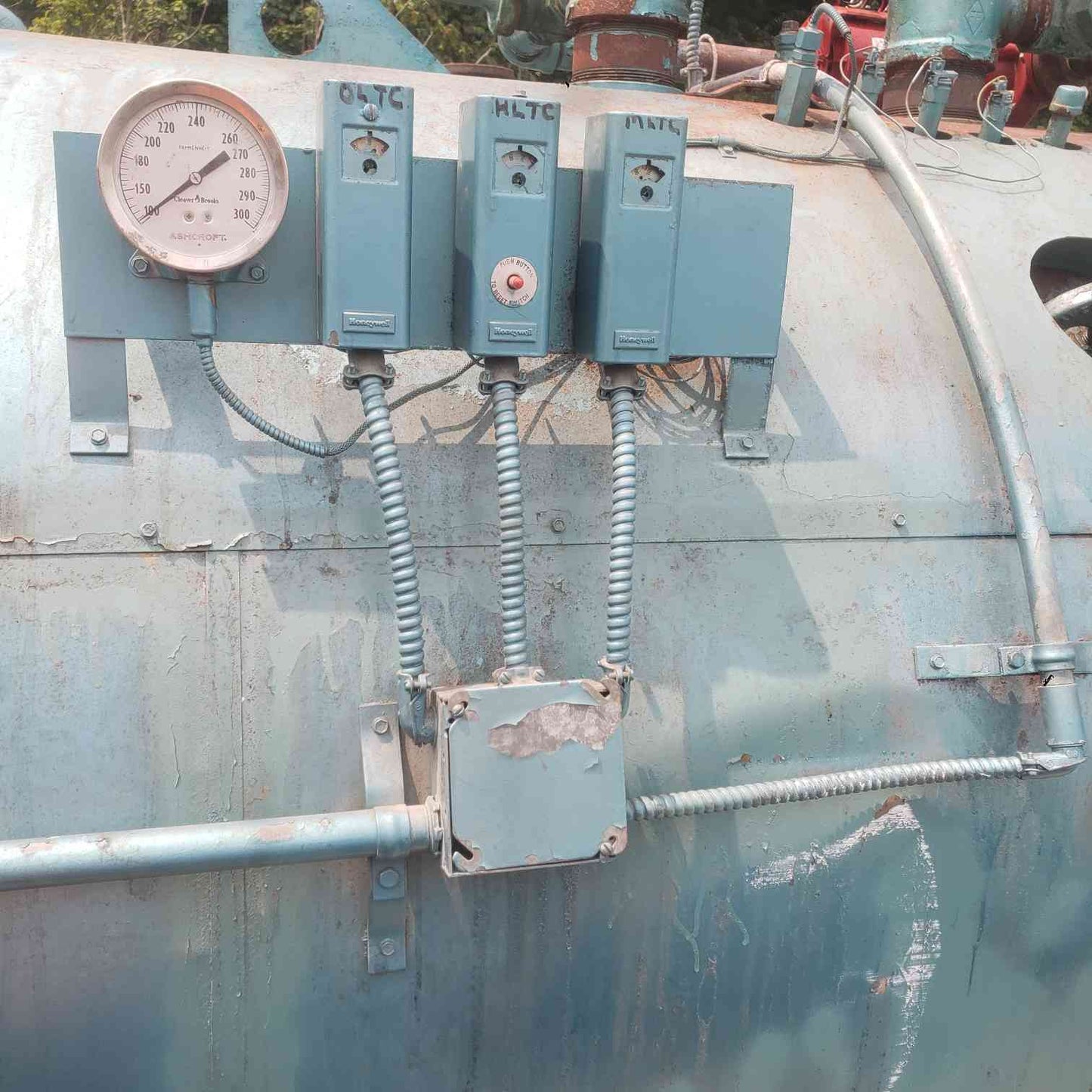 Cleaver Brooks CB200-70 70HP Packaged Boiler 125 PSI Dual Fuel Gas Oil