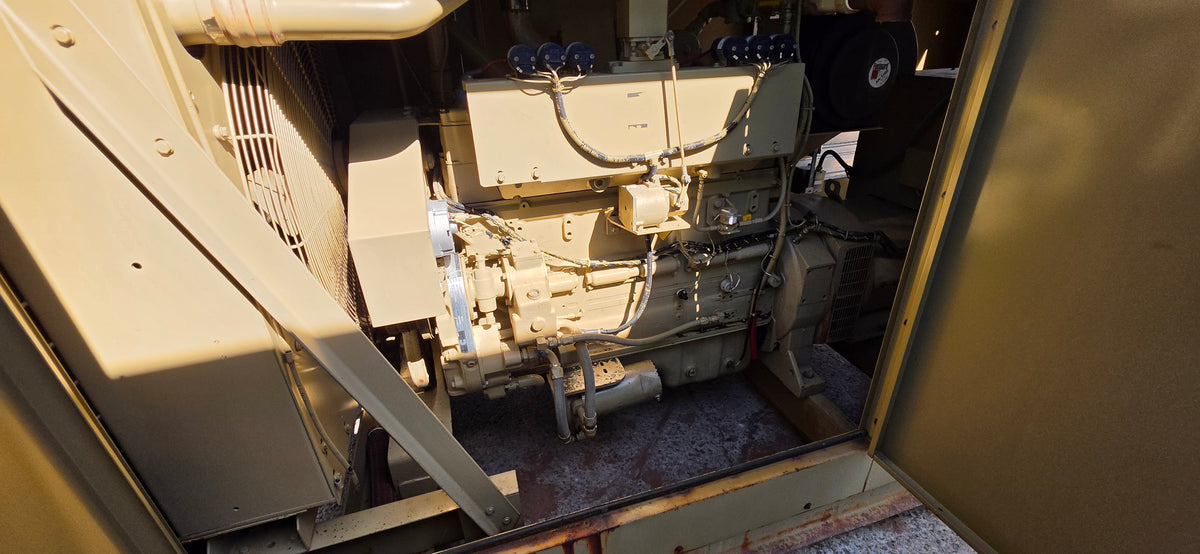 200KW Onan 855 Cummins Enclosed Nat Gas Generator '95 1088hrs