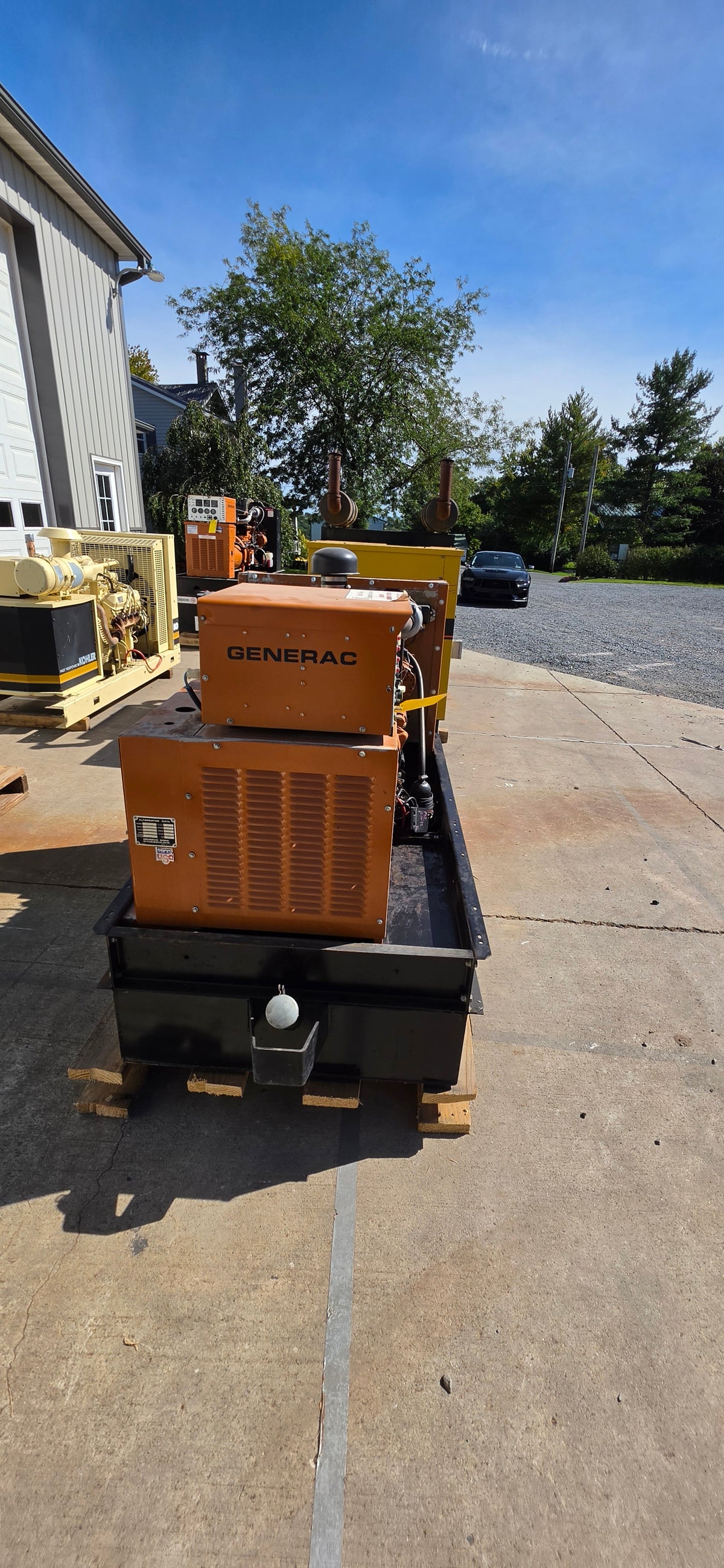 30KW Generac 3.0L Turbo Diesel Generator 120/240V 1Ph Sub Base Tank 553Hrs