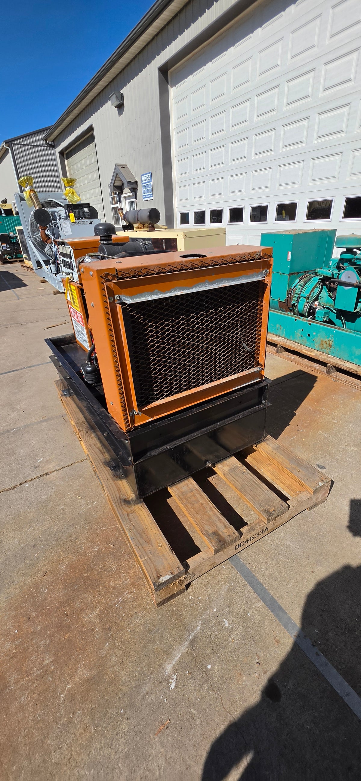 30KW Generac 3.0L Turbo Diesel Generator 120/240V 1Ph Sub Base Tank 553Hrs