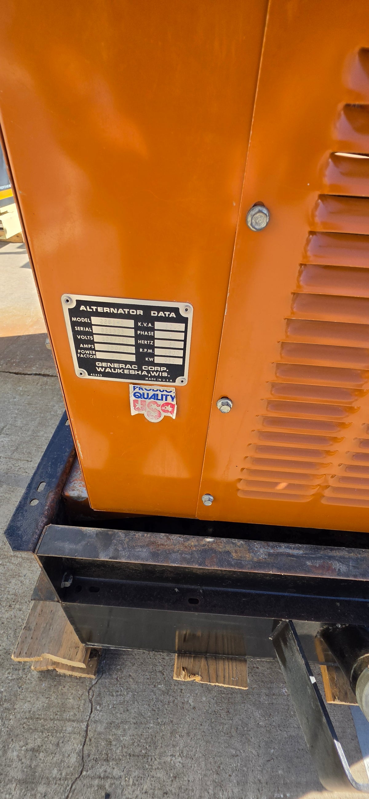30KW Generac 3.0L Turbo Diesel Generator 120/240V 1Ph Sub Base Tank 553Hrs