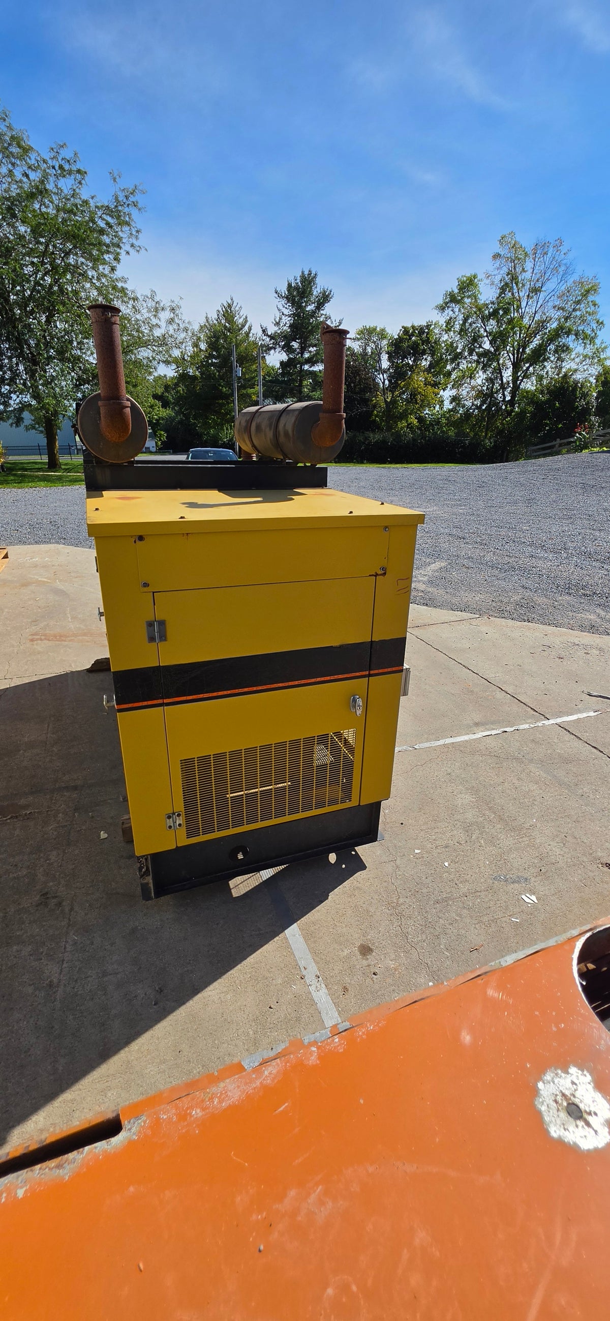 Generac 60kW NG/LP Generator 277/480V 3ph 7.4L GM Enclosure 70hrs