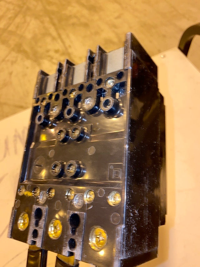 225A Square D M-1282 Q2M32255700 Circuit Breaker(S6LLST1448)