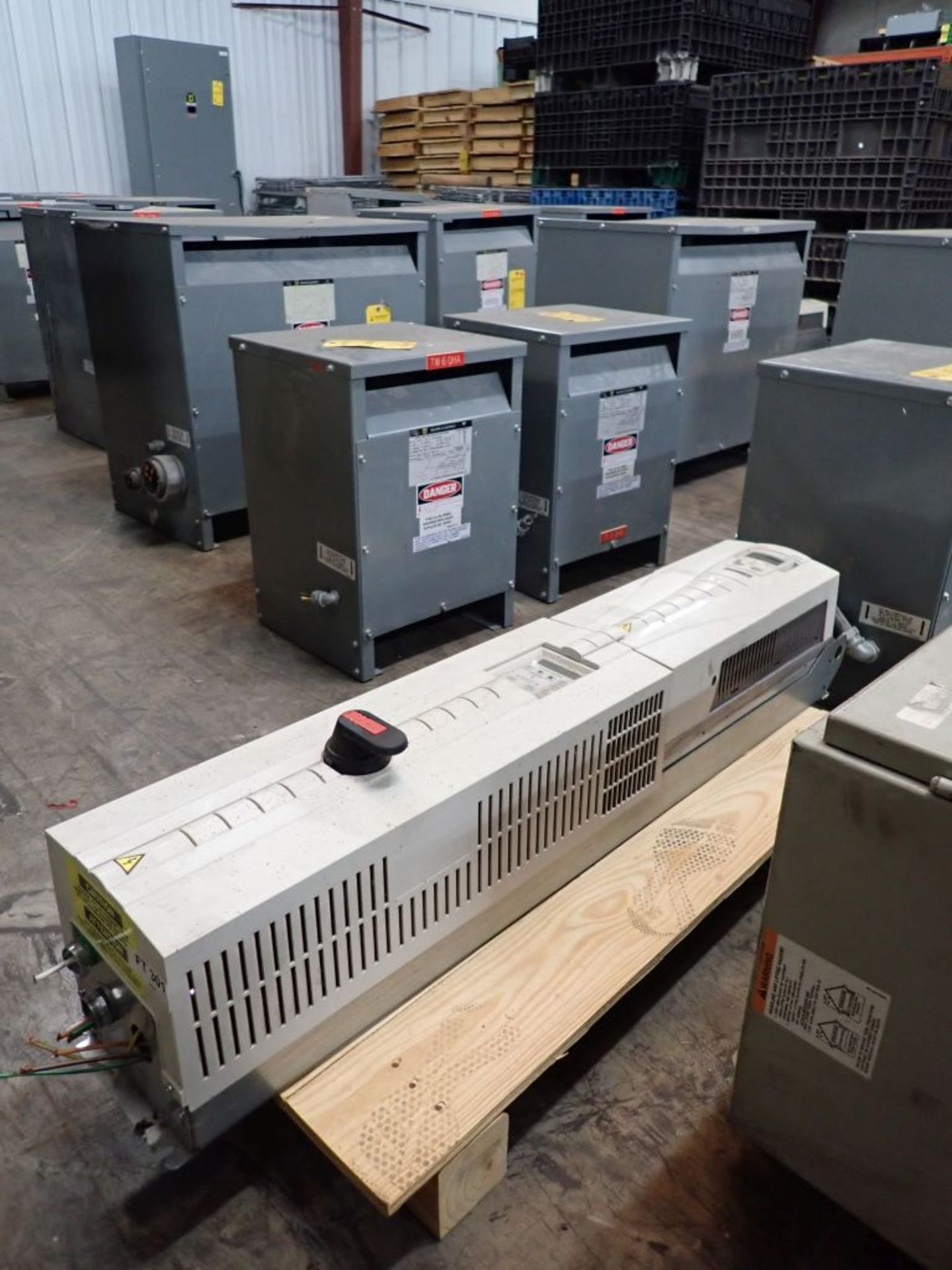 ABB ACH550 38A Variable Frequency Drive VFD ACH550-VCR-038A-4