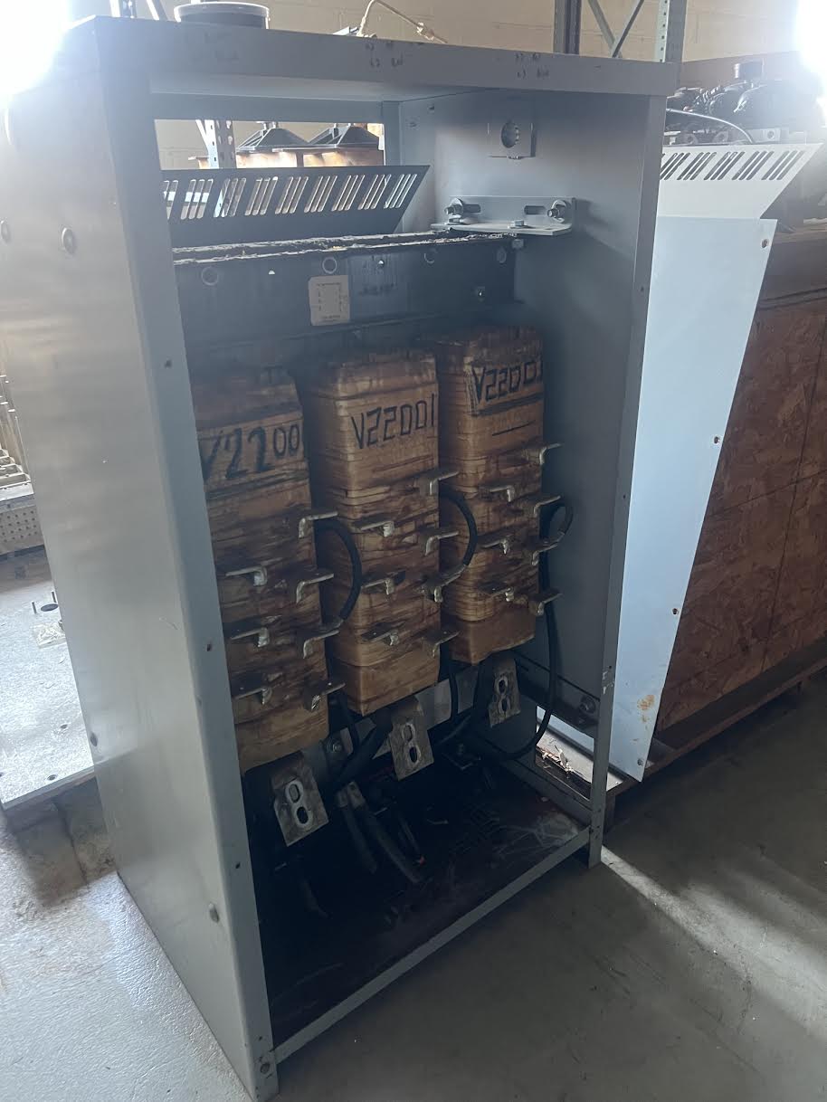 Cutler Hammer 225kVA Transformer 480V to 208Y 120V V48M28T22L(SKU: 113442)
