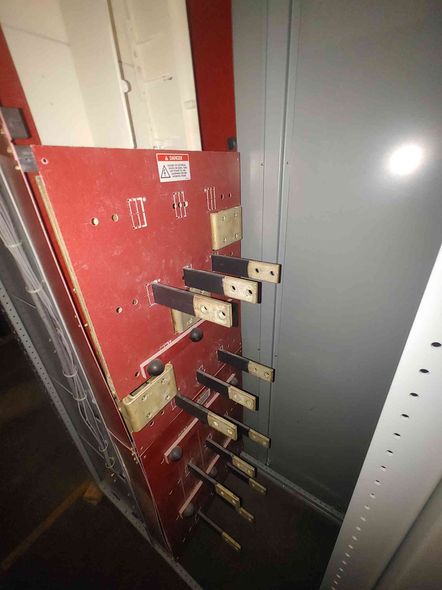 GE Power Break Switchboard Switchgear 4000A 2500A 480V 3PH 3W 85kA 0113A8532
