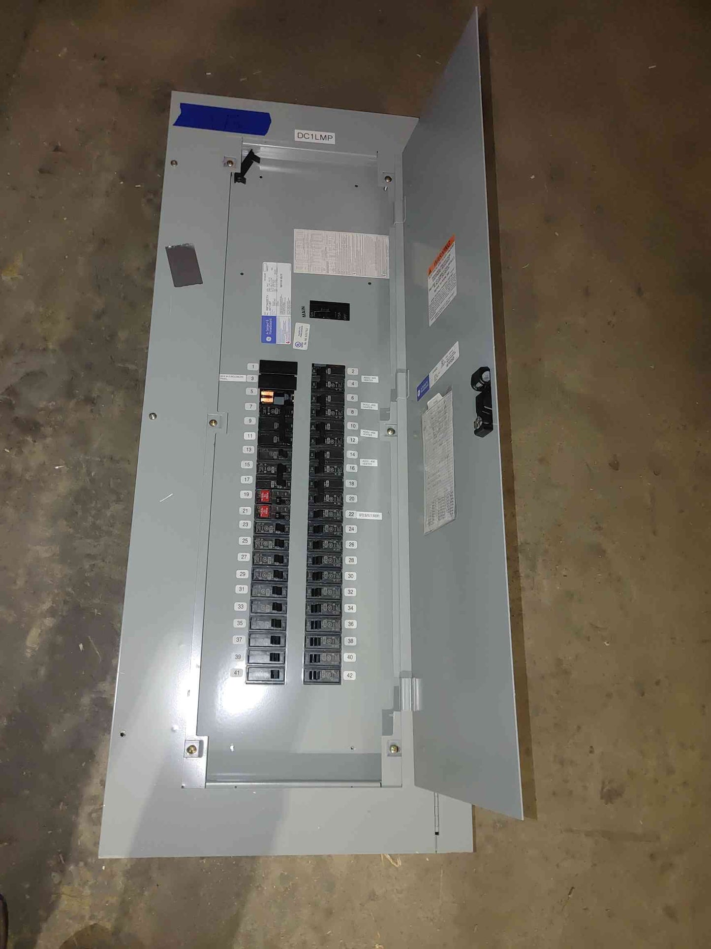GE 225A Max 208Y/120 3PH 4W Panelboard with Main (SKU: 112492)
