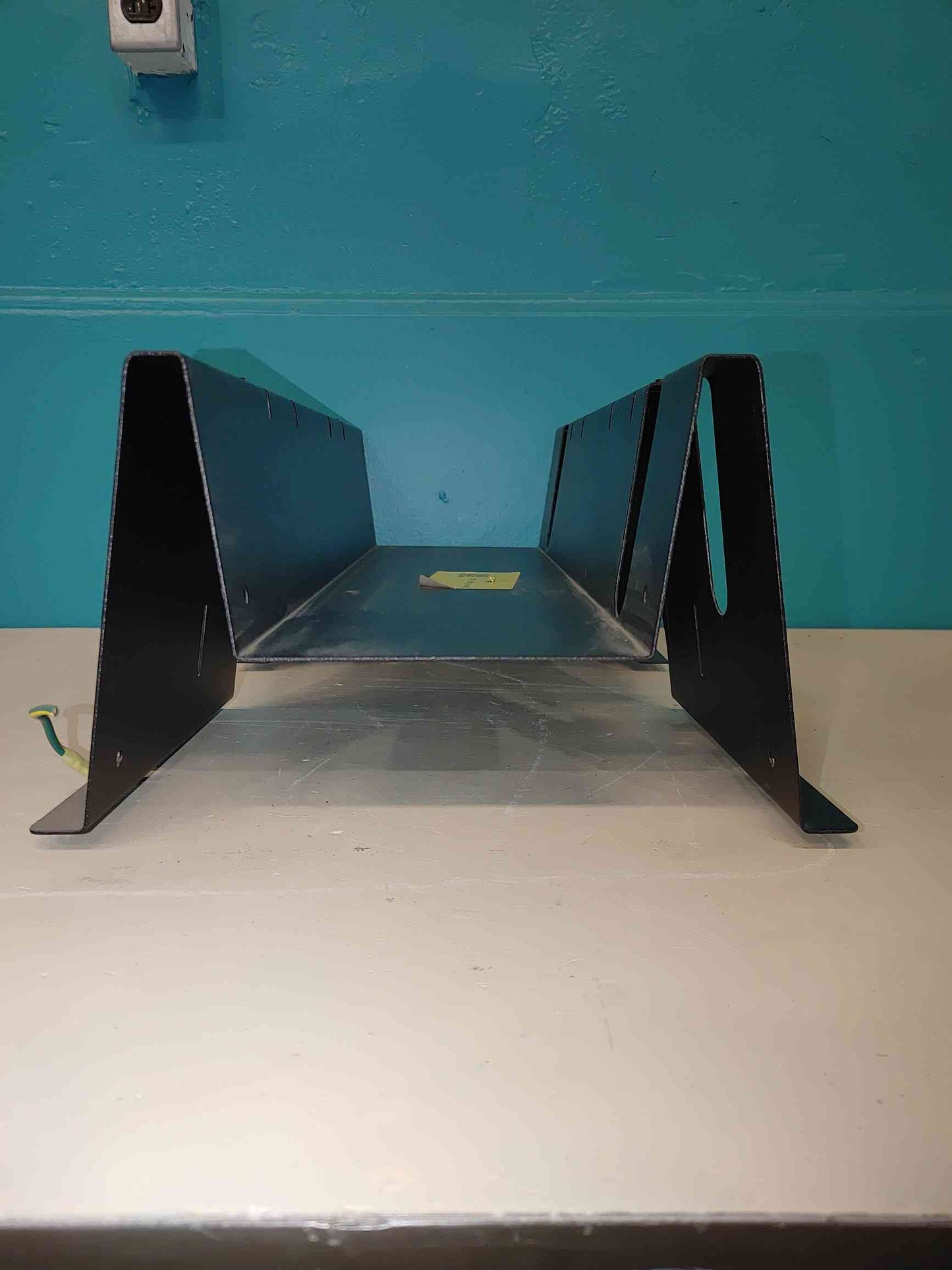 APC Cable Management Trough 870-41138B(S6LLST4005)