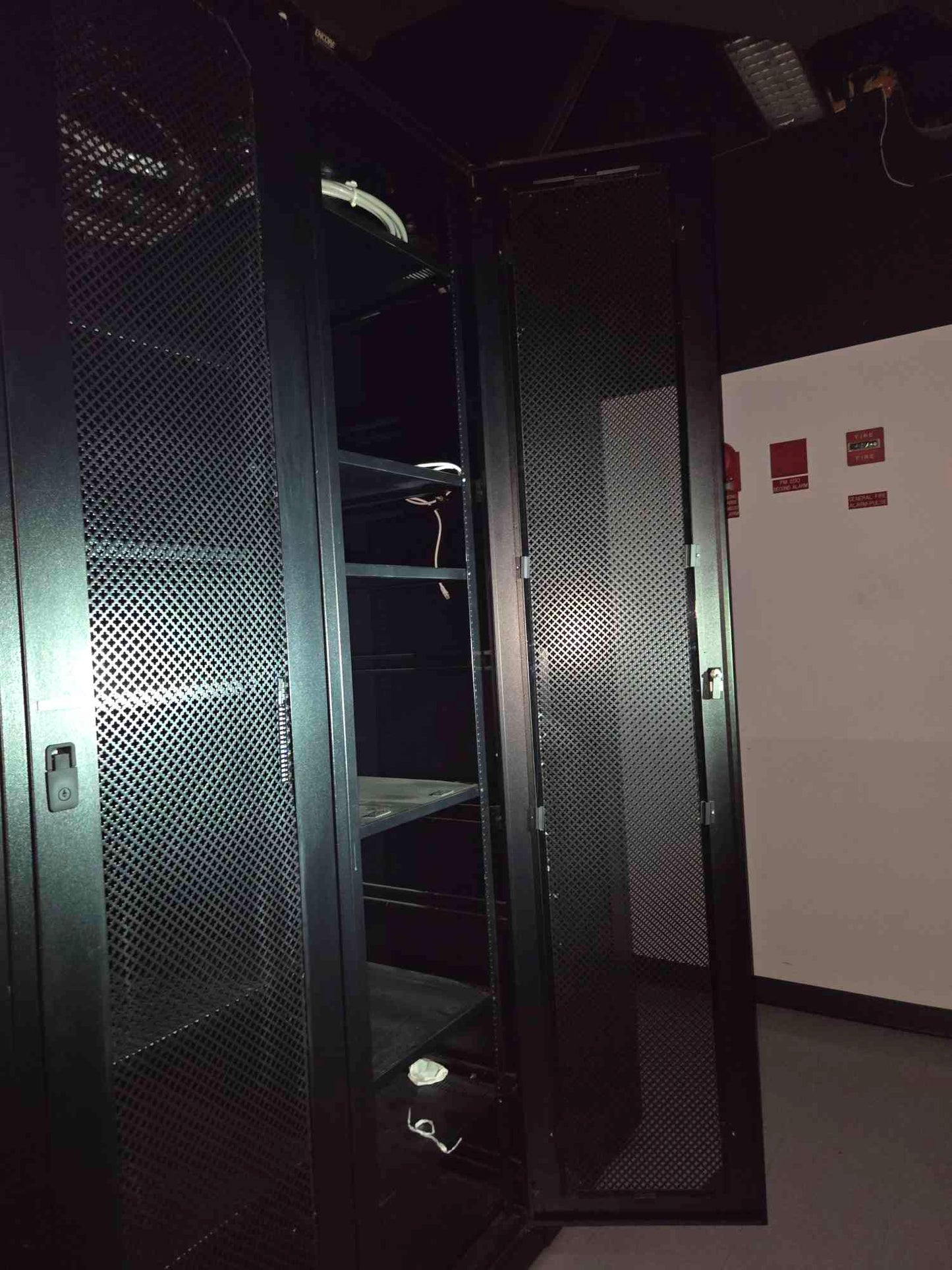 Encore 24 X 36 X 102 Server Rack