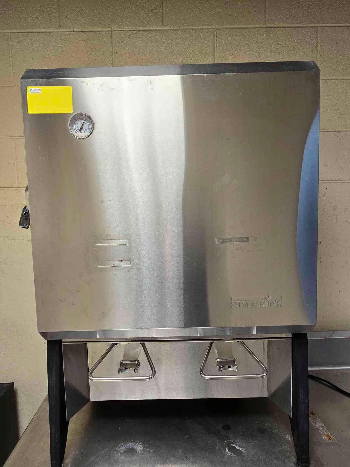 Silver King Majestic Milk Dispenser
