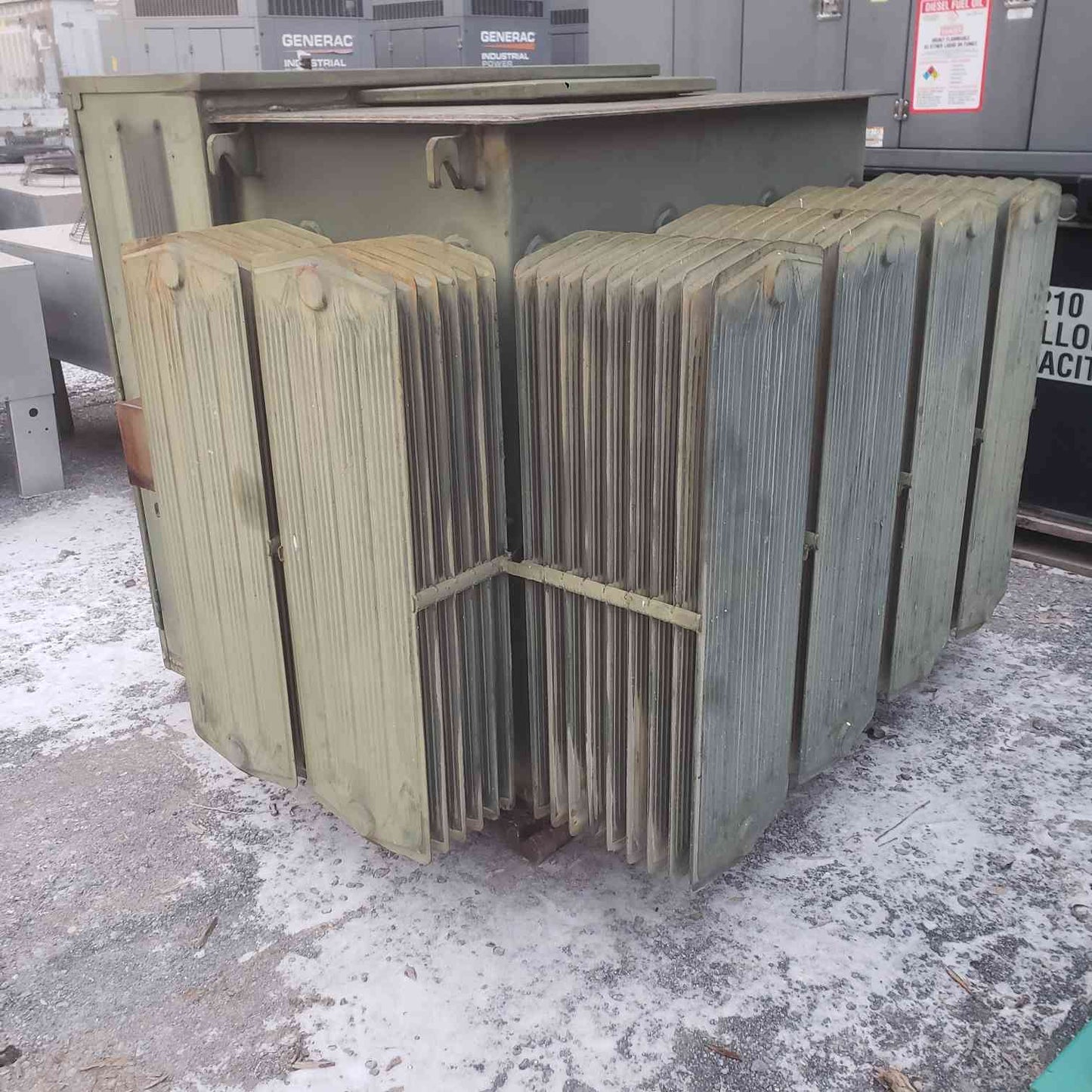 GE 1500KVA 4160V x 480/277v Class 0A Distribution Padmount Transformer (SKU: 111594)