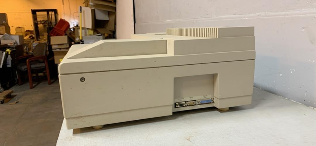 UV Vis Perkin Elmer Spectrometer Lambda 40 in working condition (S6LLST6423)