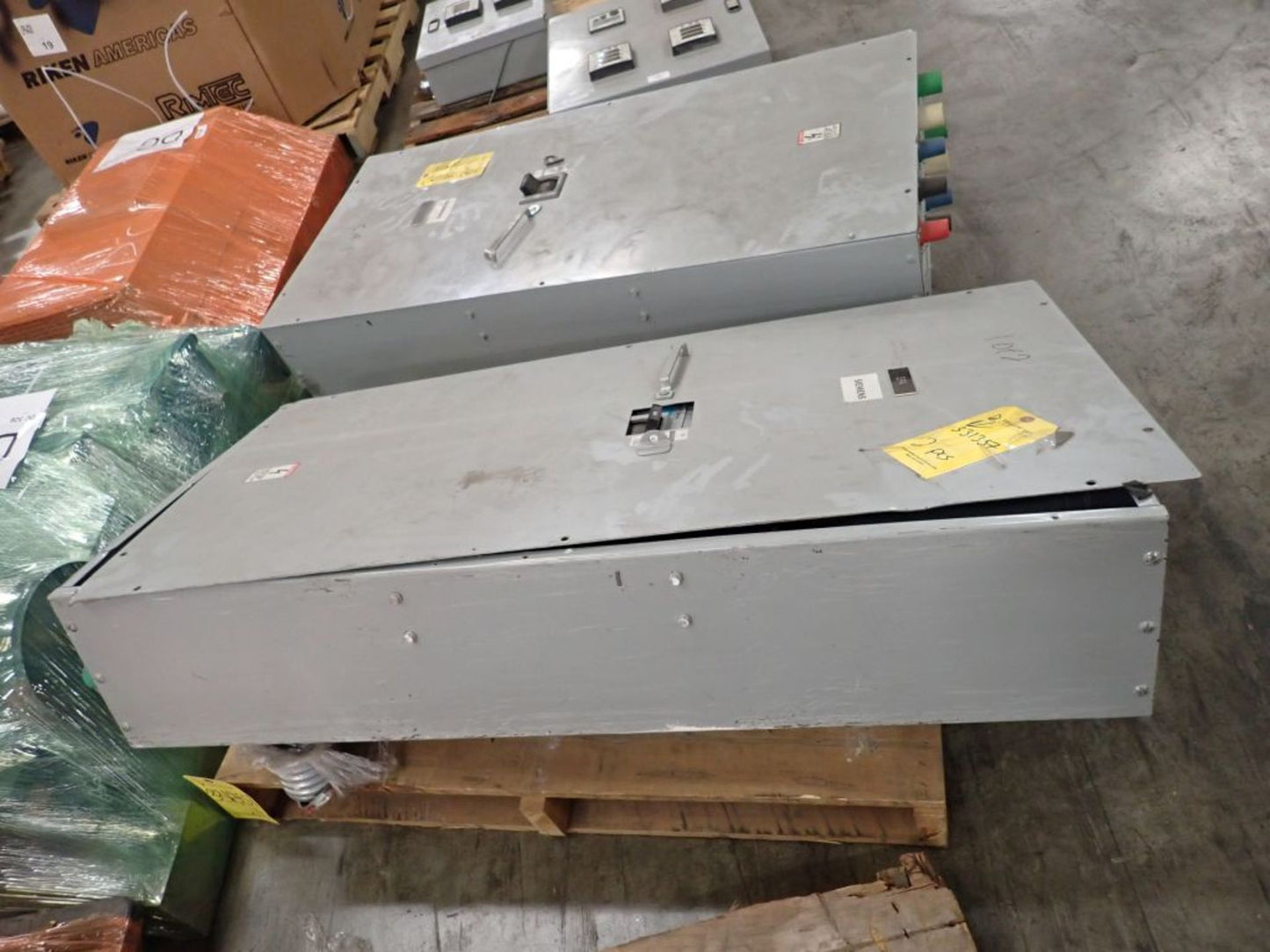 Lot of 2 Siemens 600A Circuit Breaker Enclosures LXD63B600