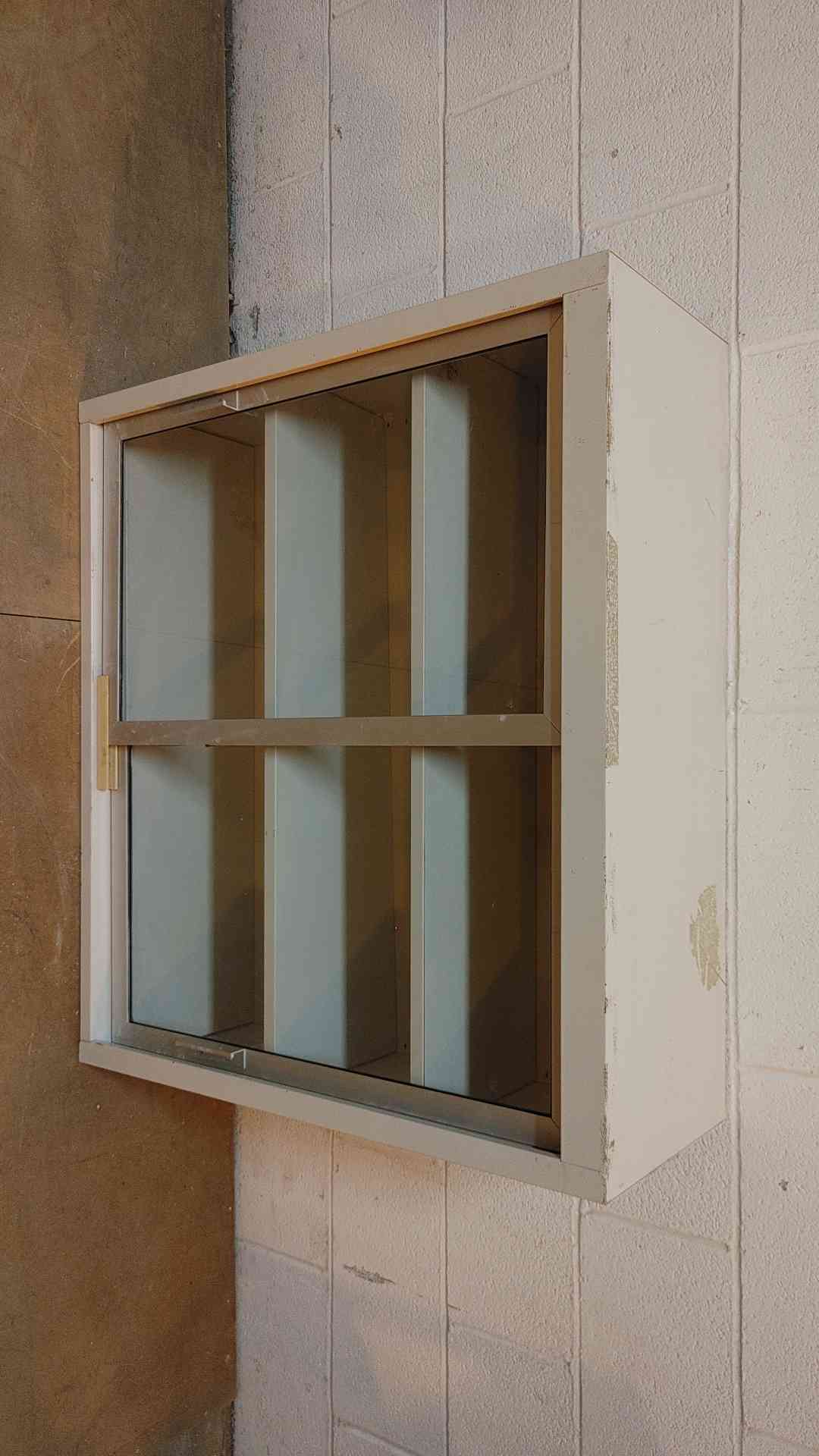 35" Glass Door Overhead Cabinet (Q16601)(Q16601)
