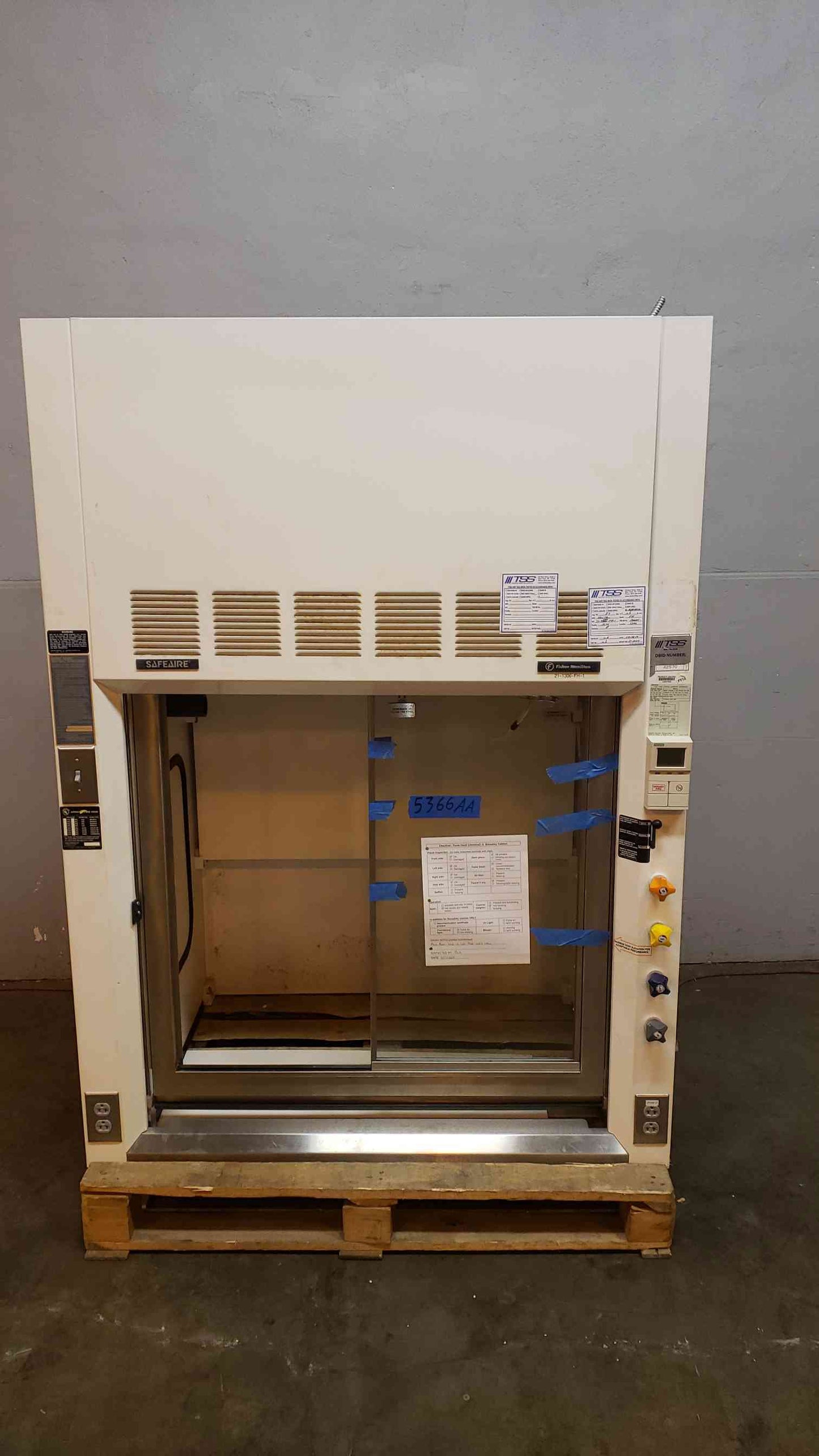 4' Fume Hood Fisher Hamilton SafeAire & Bench (SKU: 5366AA)