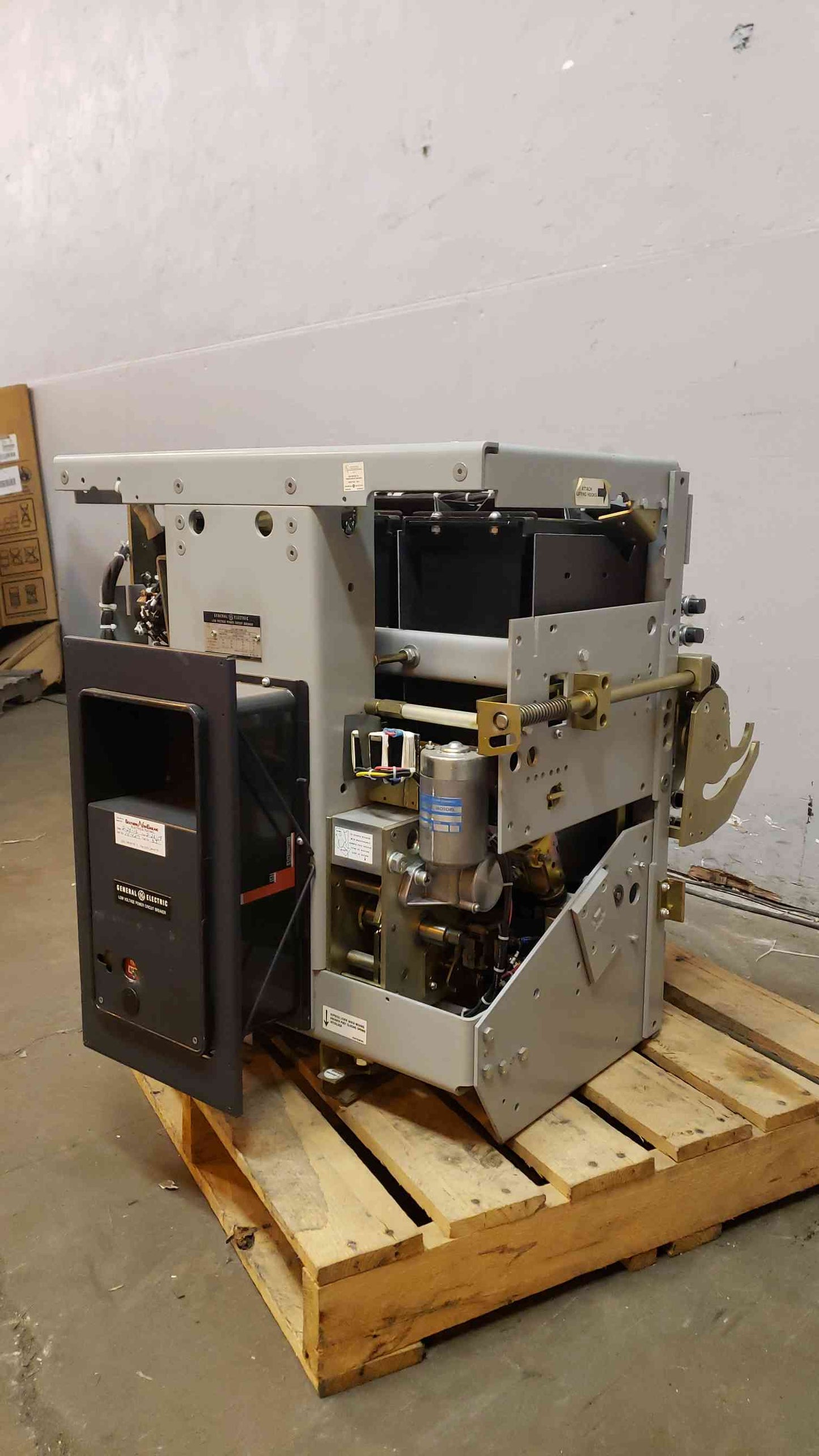 3200 GE Low Voltage Breaker AKR-8D-75-1 3200A MicroVersaTrip TR3253200 (SKU:14492AA)