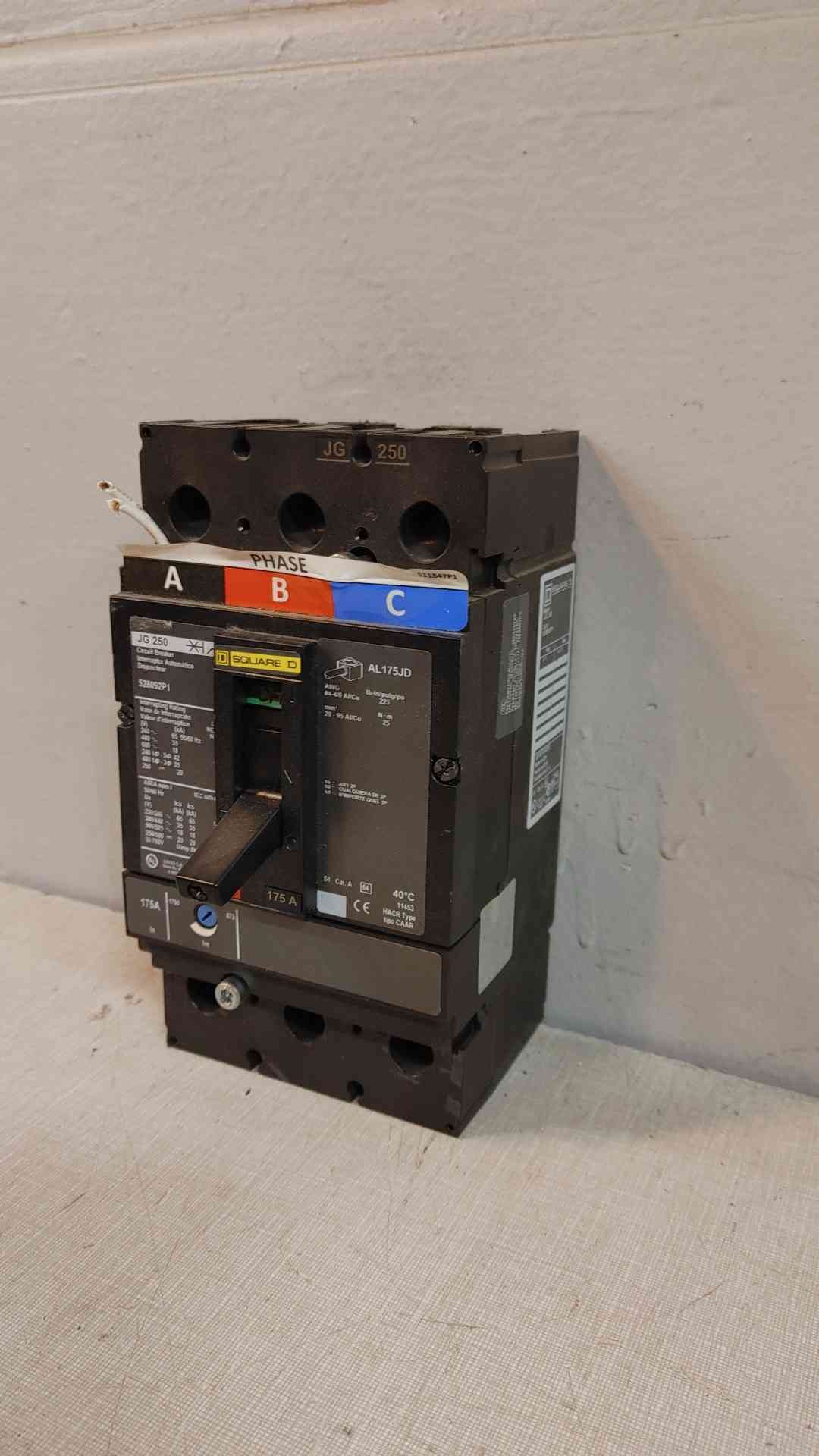 Square D 175A 3 Pole Circuit Breaker 65KA 220/240V JG 250(104636)